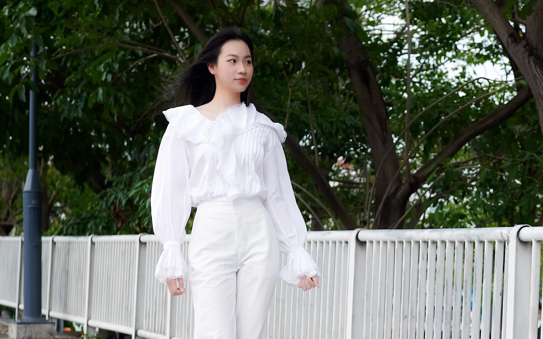 Tuổi thơ chăn trâu, tập catwalk ngoài ruộng của thí sinh Huyền Cơ ở Hoa hậu Việt Nam ảnh 8