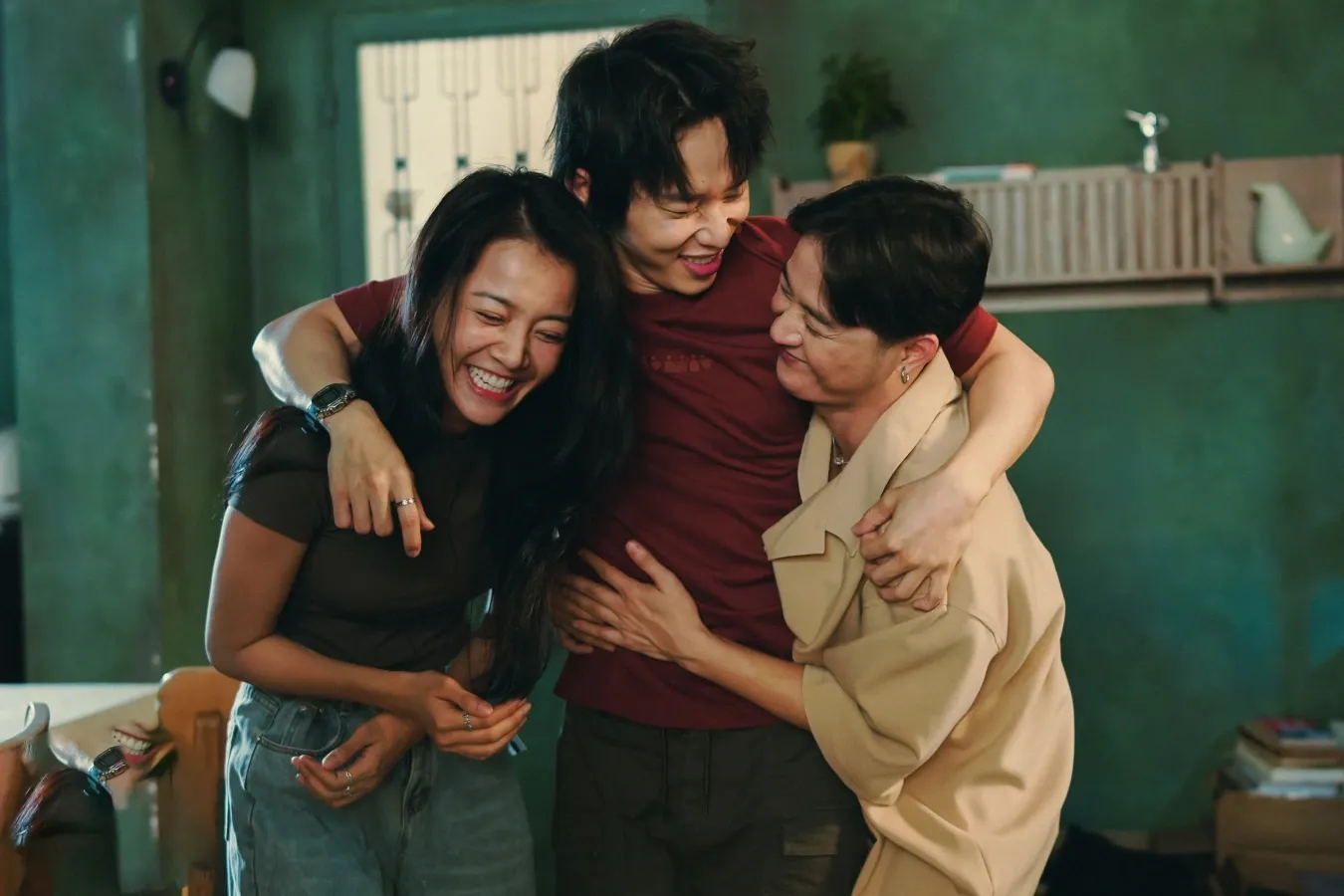 ‘Dưới đáy hồ’ - sự liều lĩnh của 'ông trùm phim kinh dị' Việt ảnh 5