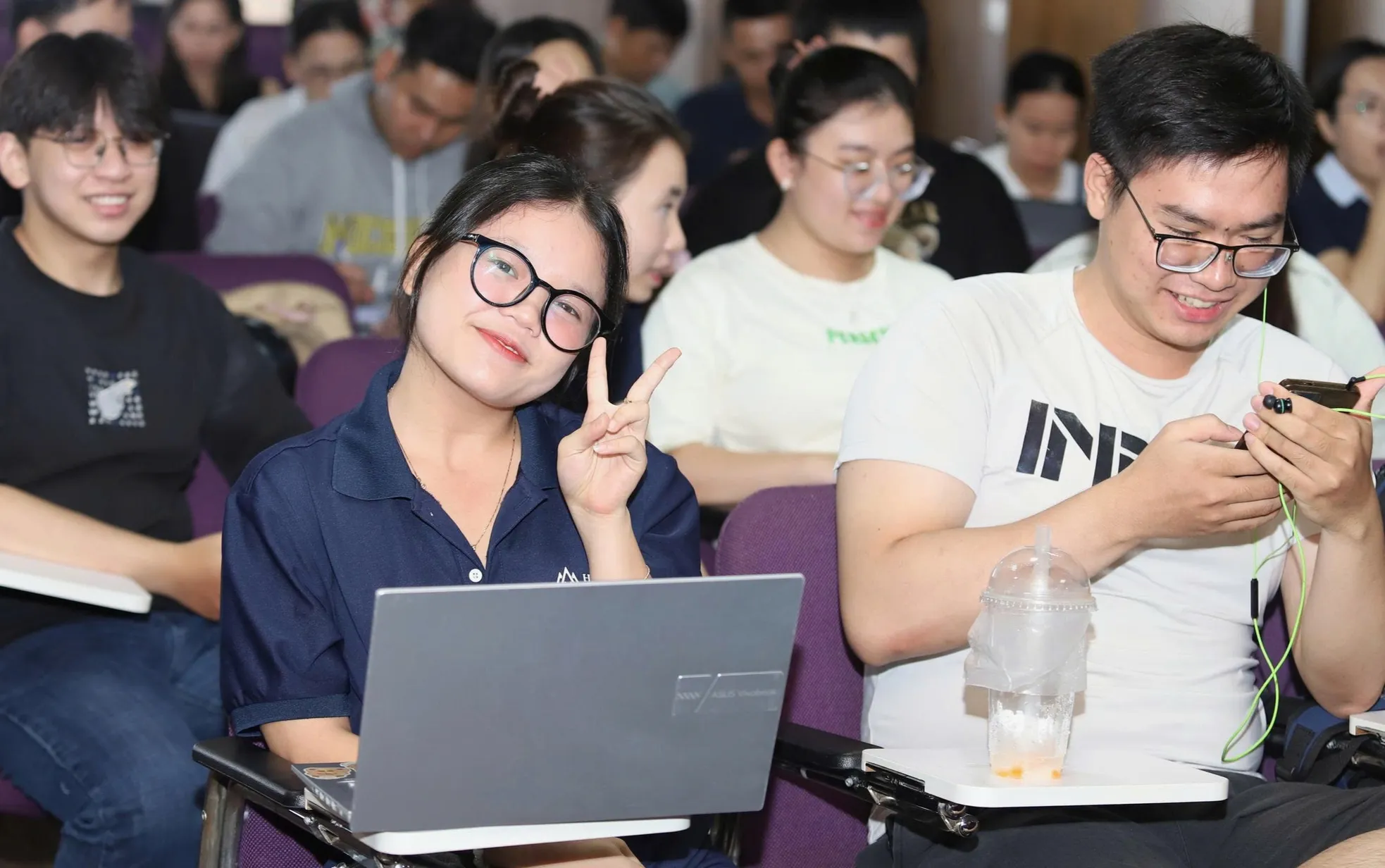 Á hậu Phương Anh, nhạc sĩ Nguyễn Văn Chung bàn về drama trên mạng ảnh 5