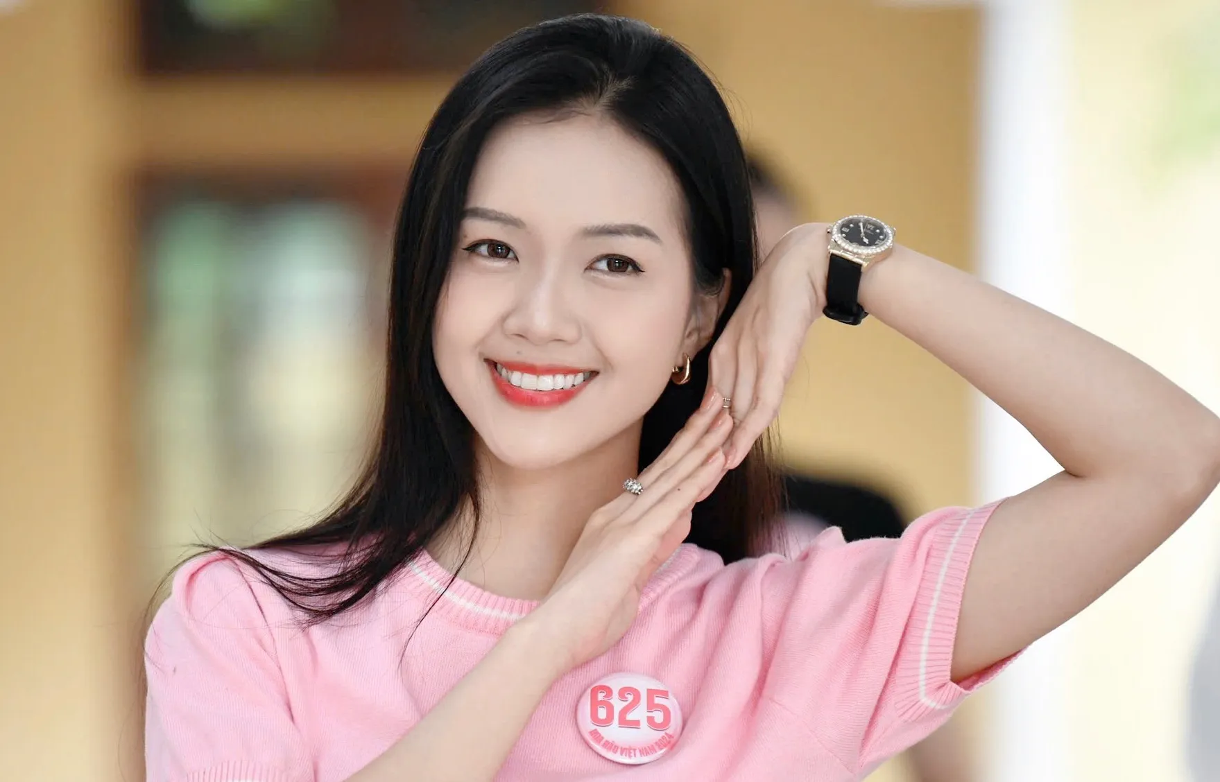 Thí sinh có hơn 40 người thân vào Huế cổ vũ trong đêm chung kết Hoa hậu Việt Nam ảnh 8