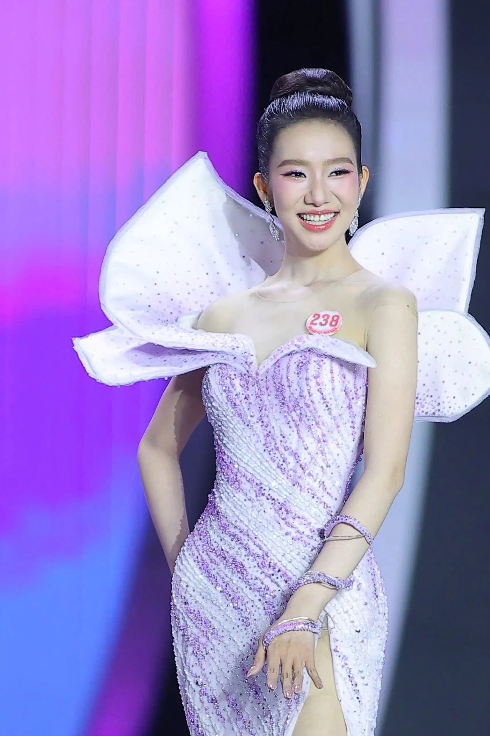 Thí sinh Hoa hậu Việt Nam lộng lẫy ảnh 7