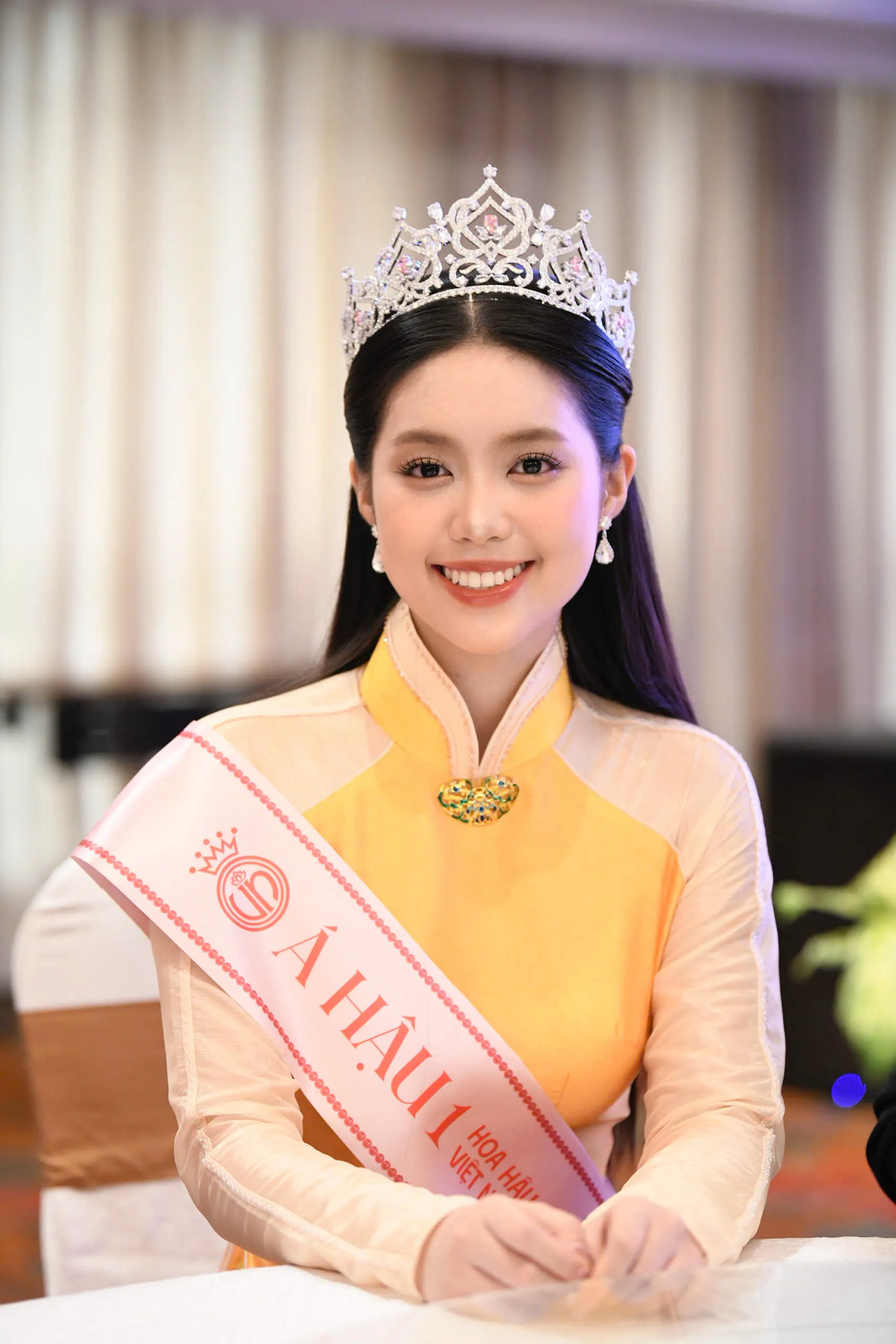 Chuyện chưa kể về phần thi ứng xử của Á hậu Châu Anh khiến khán giả Huế vỗ tay rần rần ảnh 5