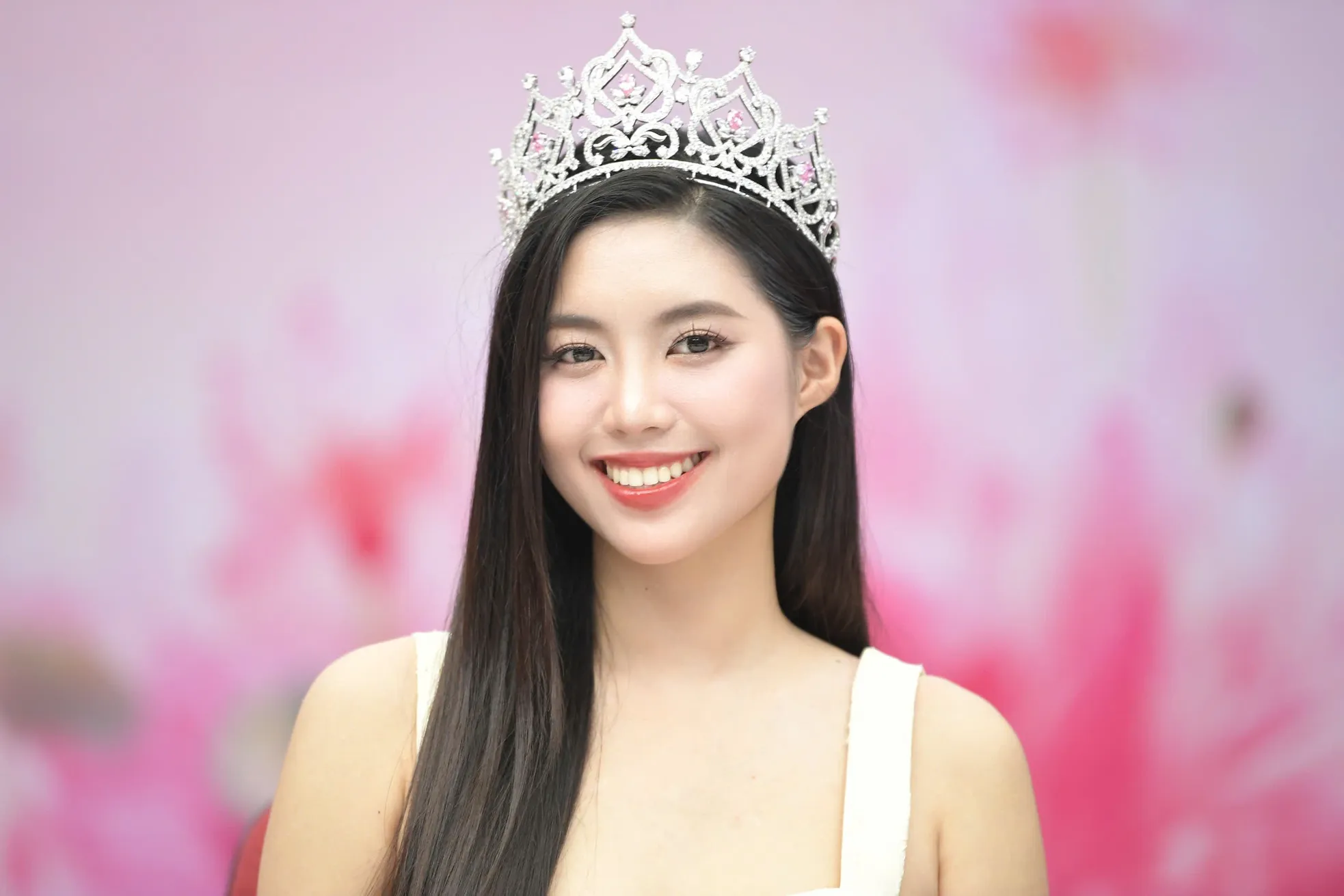Chuyện chưa kể về phần thi ứng xử của Á hậu Châu Anh khiến khán giả Huế vỗ tay rần rần ảnh 3