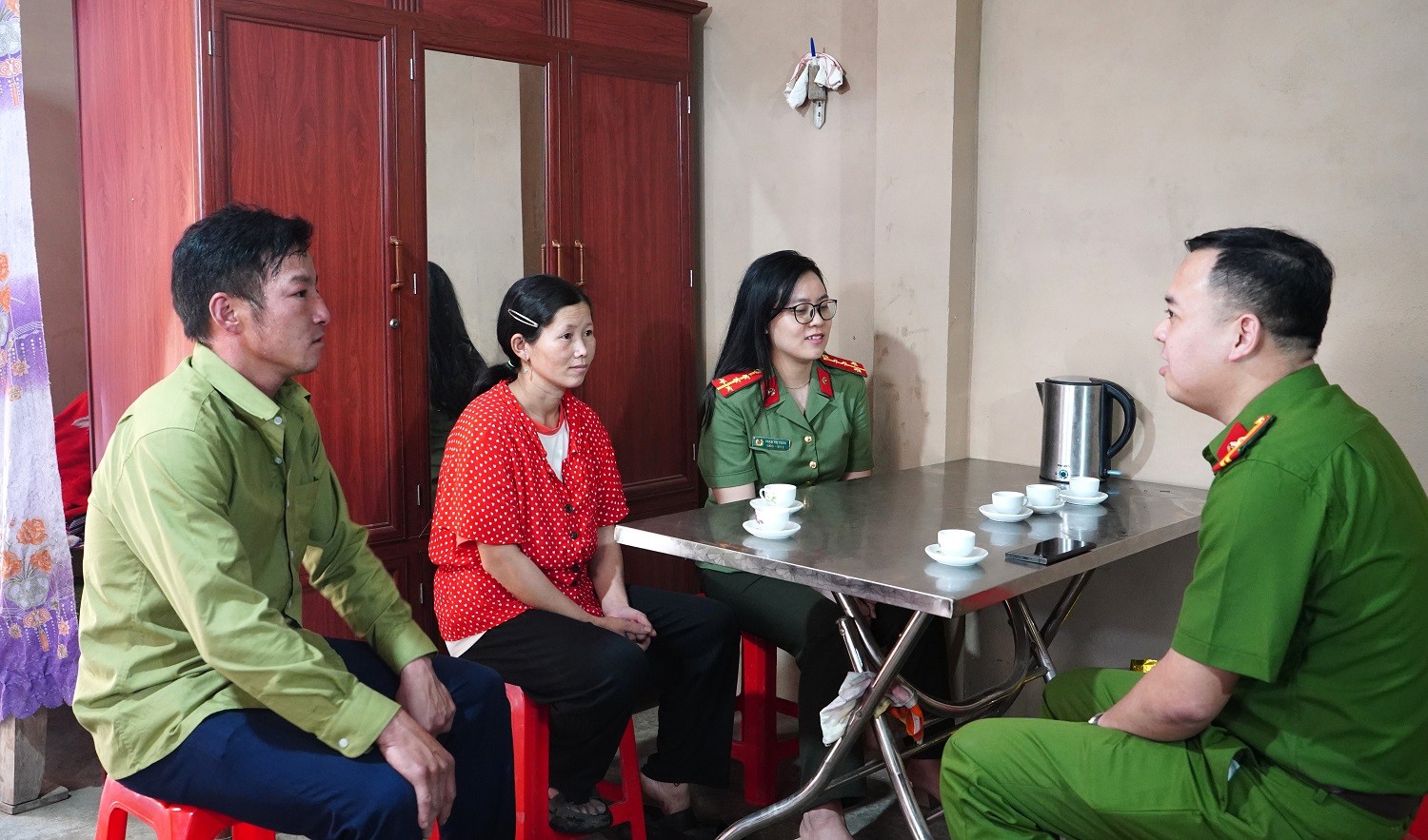 Mô hình công an hai cấp nhìn từ thực tiễn ở Lào Cai: Gần dân, chăm chút cho từng mái ấm của nhân dân ảnh 14