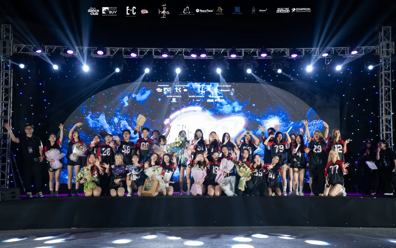 Bùng nổ 'điệu nhảy đa vũ trụ' của sinh viên Trường ĐH Anh Quốc Việt Nam tại The Universe Showcase ảnh 10