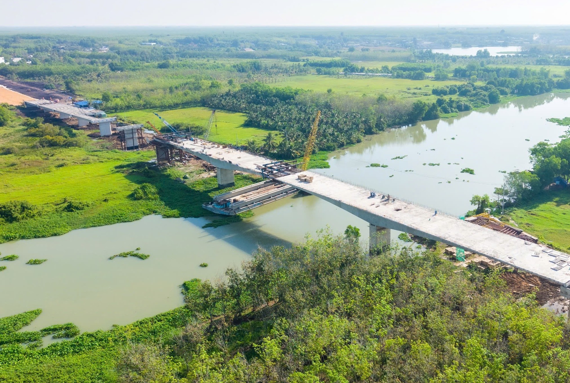 Hình hài đường Hồ Chí Minh kết nối các tỉnh phía Nam, sắp thông xe kỹ thuật ảnh 6