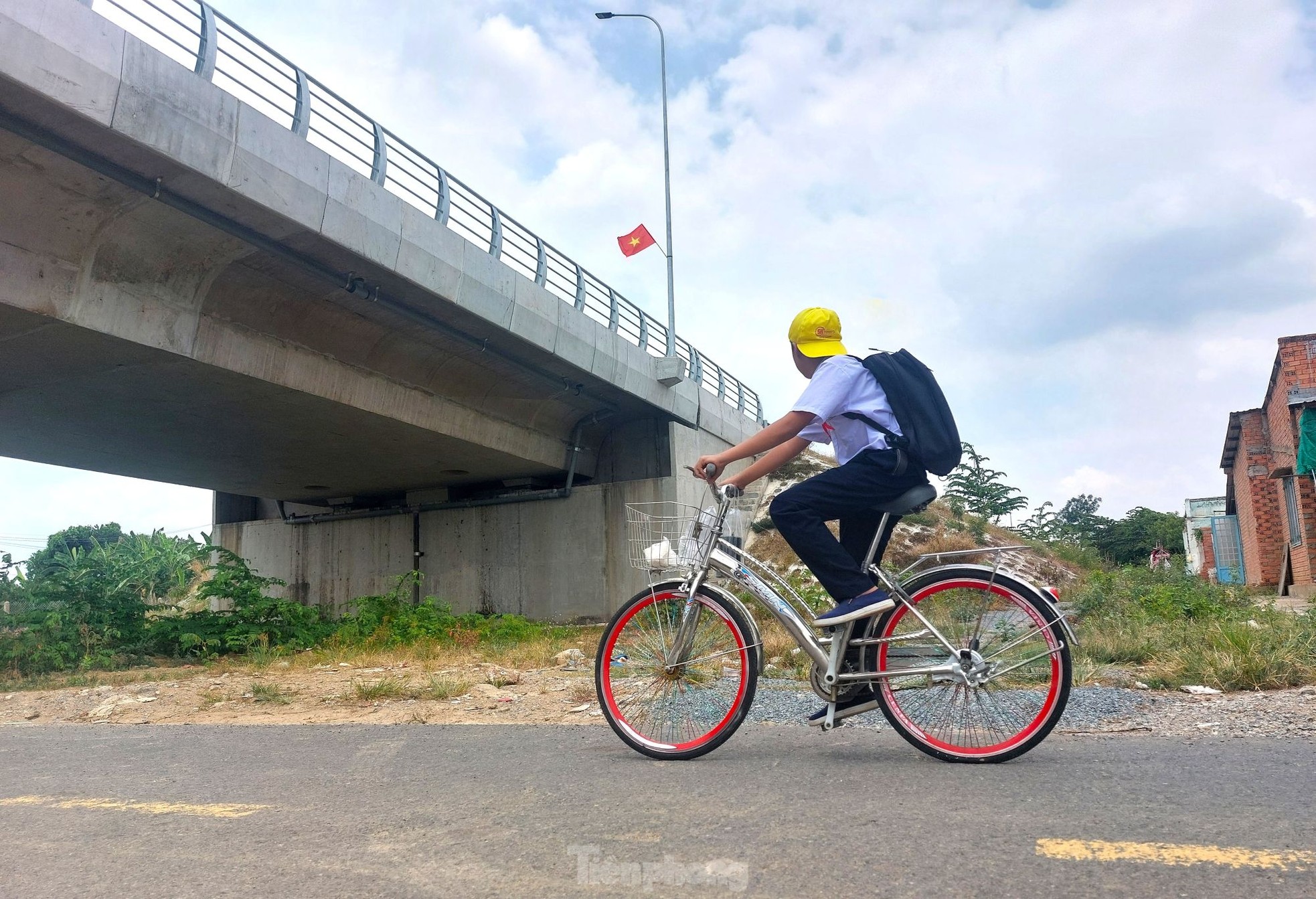 Ngắm đường dẫn cầu vượt sông nối Bình Dương và Đồng Nai từ trên cao ảnh 3
