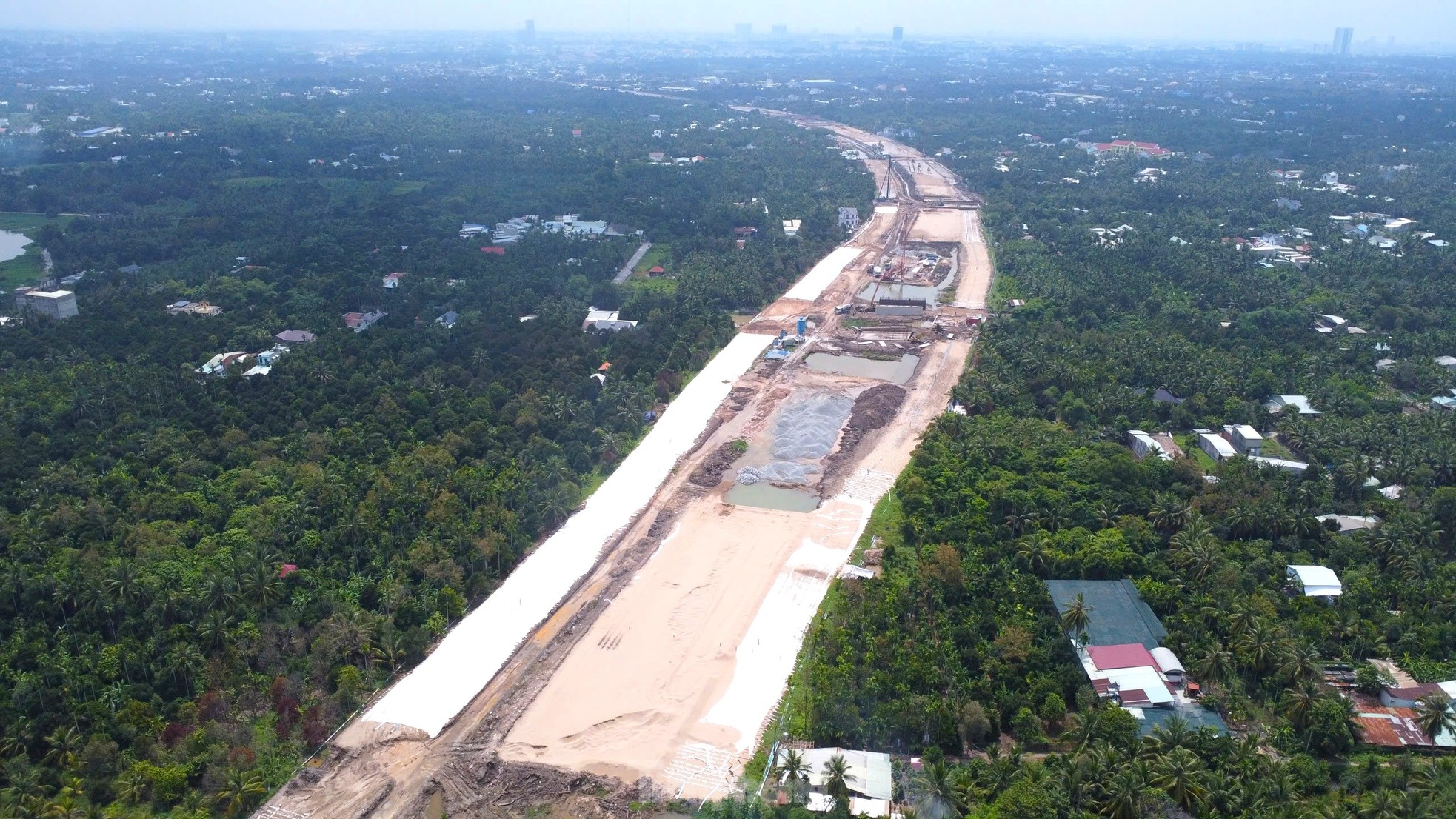 Cầu vượt sông Sài Gòn trên đường Vành đai 3 trước ngày hợp long ảnh 8