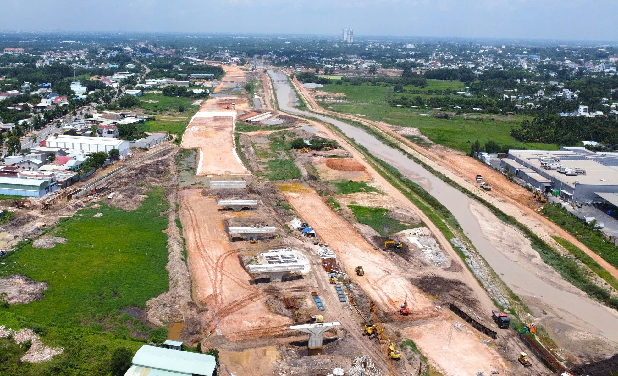 Cầu vượt sông Sài Gòn trên đường Vành đai 3 trước ngày hợp long ảnh 6