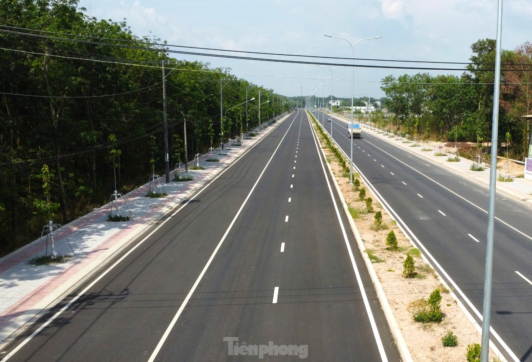 Cận cảnh khu công nghiệp được Bình Dương chi 1.500 tỷ đồng mở đường đón 'đại bàng' ảnh 10