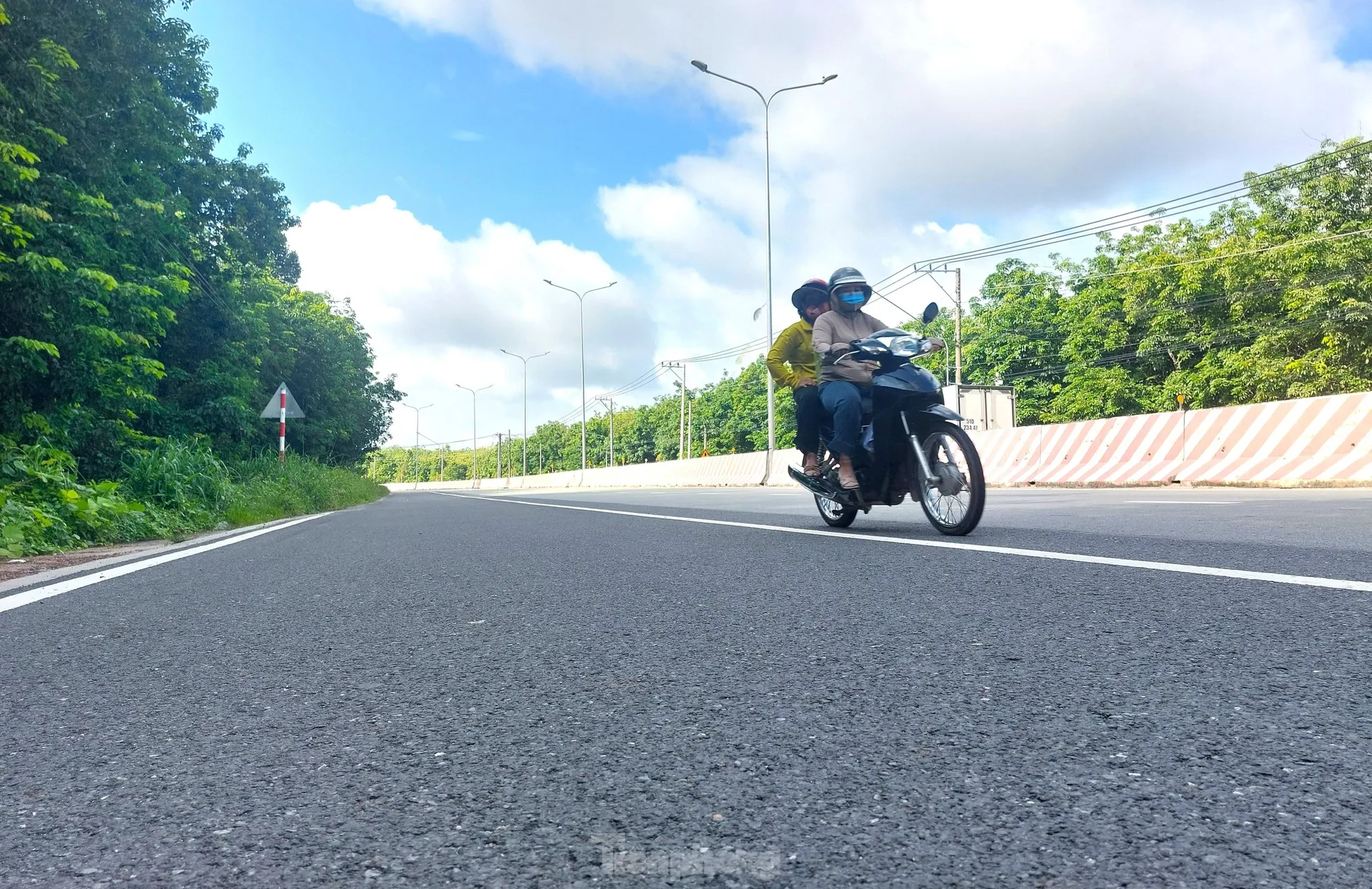 Ngắm tuyến đường băng qua rừng cao su nối Bình Dương với Tây Ninh vừa lên 6 làn ảnh 2