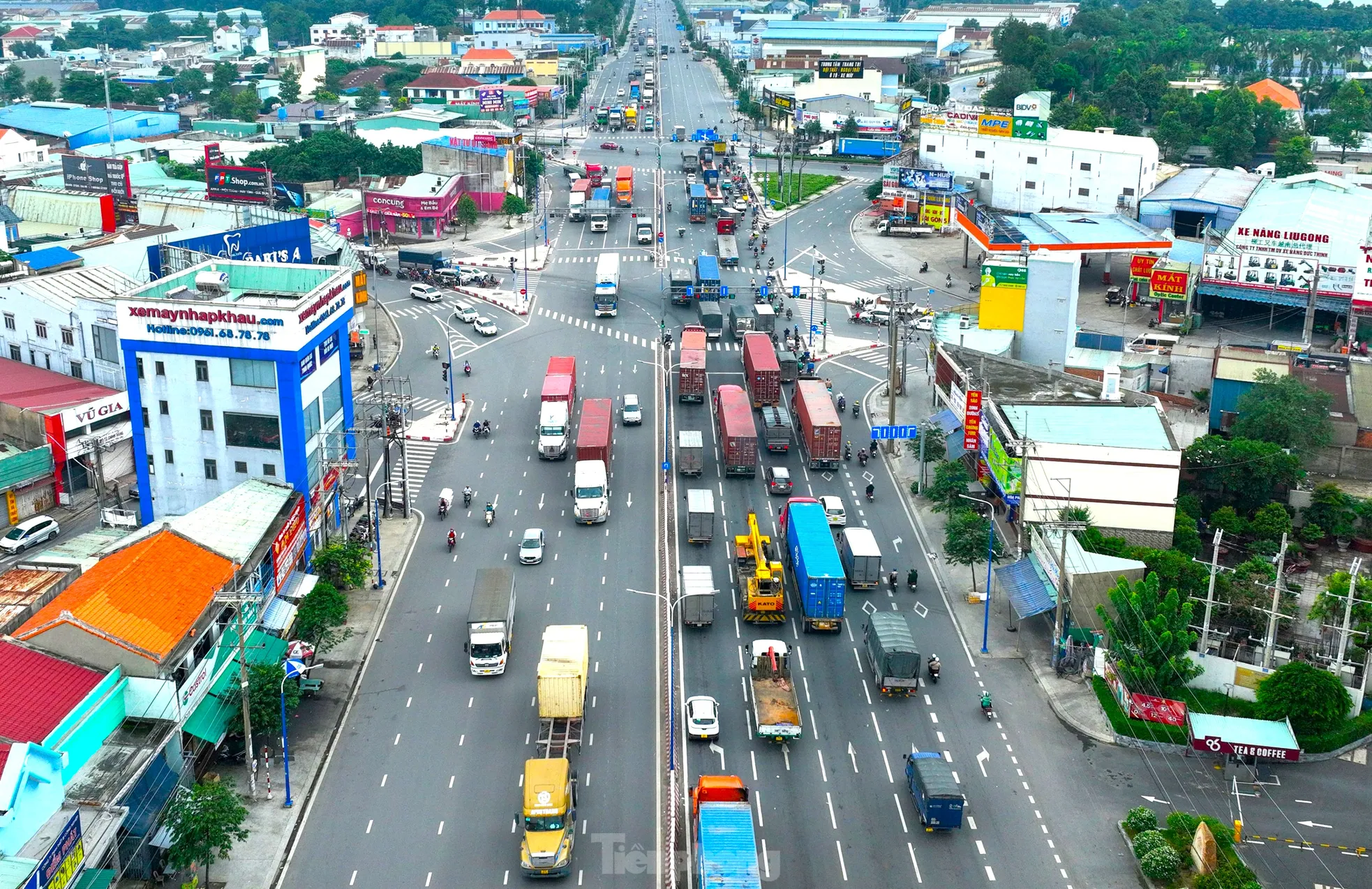 Nhìn từ trên cao 3 đường liên kết nhau được nâng cấp lên 6 làn xe ở Bình Dương ảnh 4