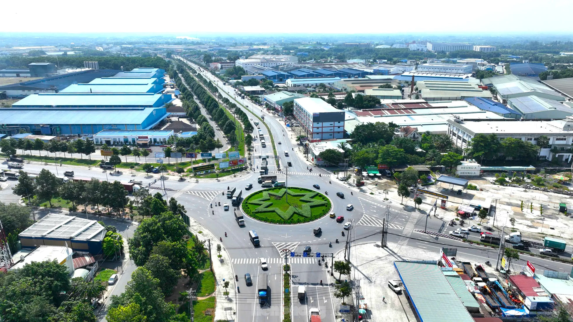 Nhìn từ trên cao 3 đường liên kết nhau được nâng cấp lên 6 làn xe ở Bình Dương ảnh 10