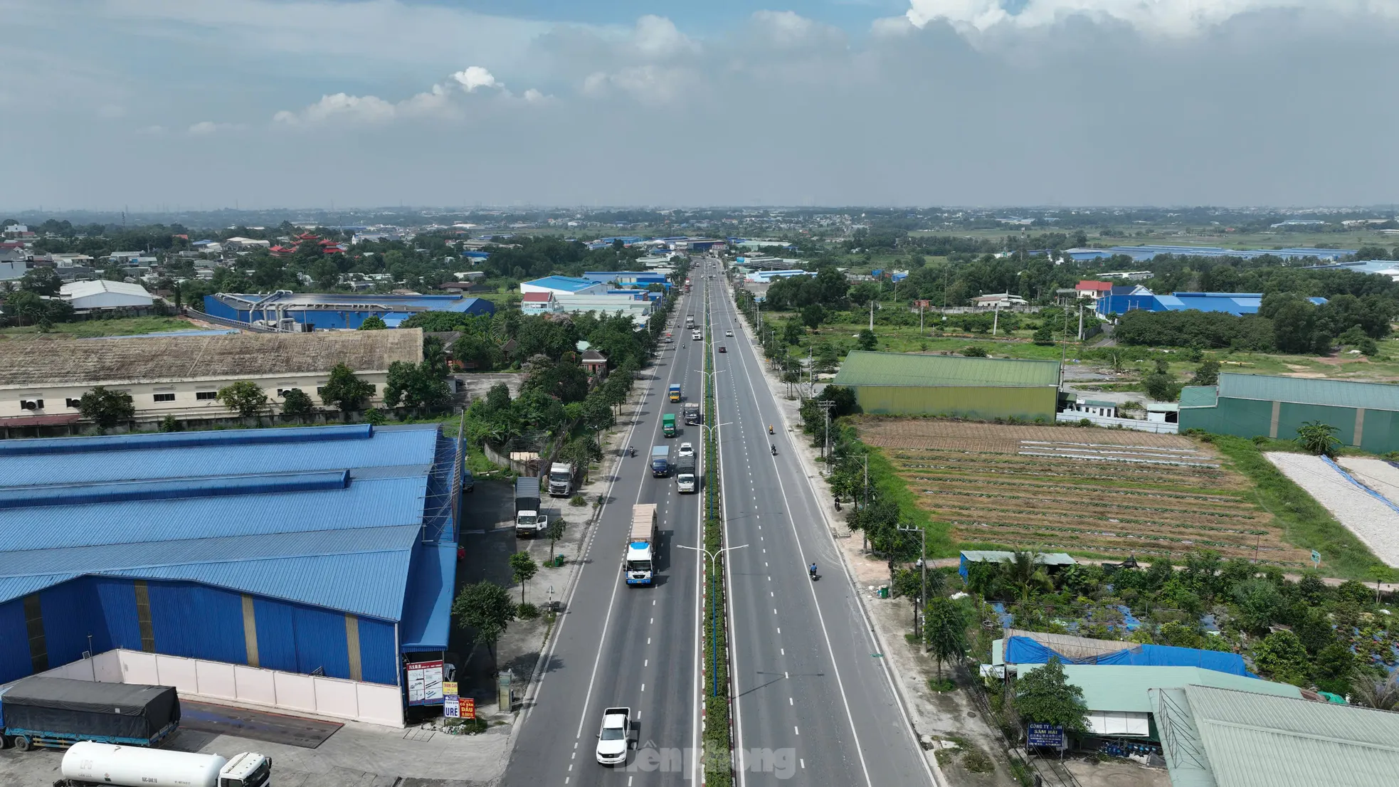 Nhìn từ trên cao 3 đường liên kết nhau được nâng cấp lên 6 làn xe ở Bình Dương ảnh 11