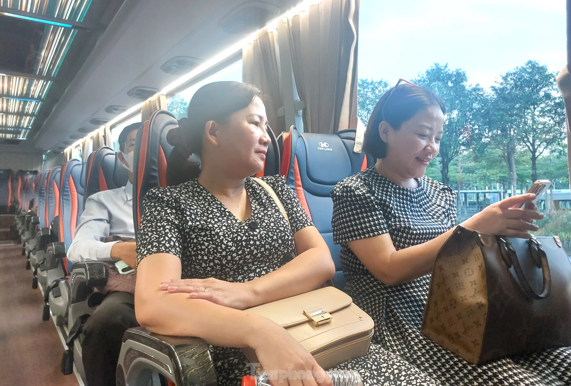 Một ngày đi làm từ 5h của cán bộ Bình Dương cũ lên TPHCM ảnh 3