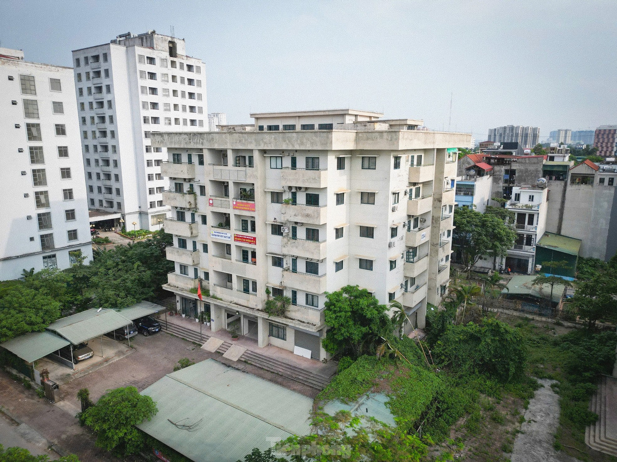 Cảnh hoang tàn, lãng phí tại khu tái định cư bị 'bỏ mặc' giữa Thủ đô ảnh 3