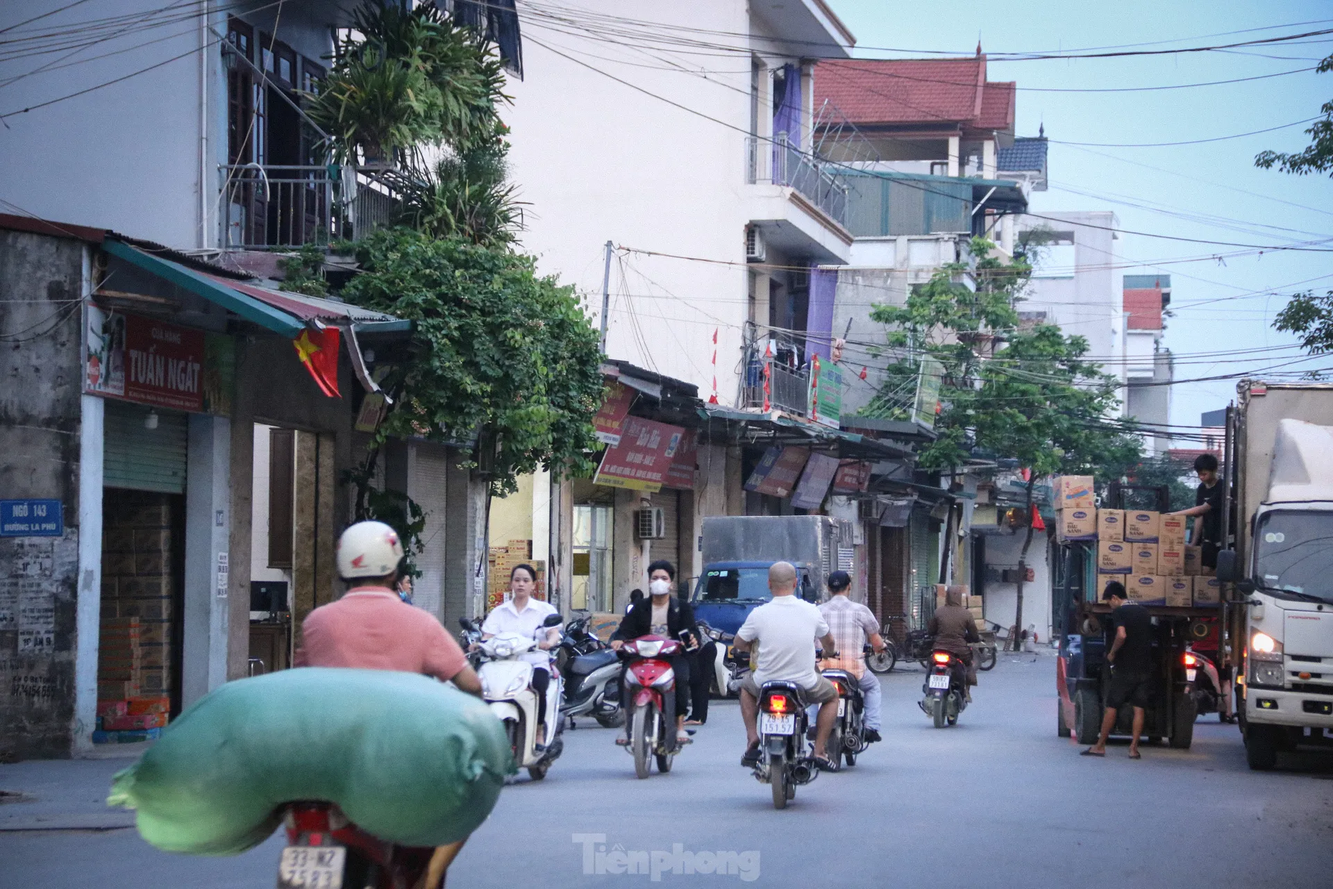 Né kiểm tra bằng chiêu bán kín, thủ phủ bánh kẹo La Phù ảm đạm chưa từng có ảnh 10