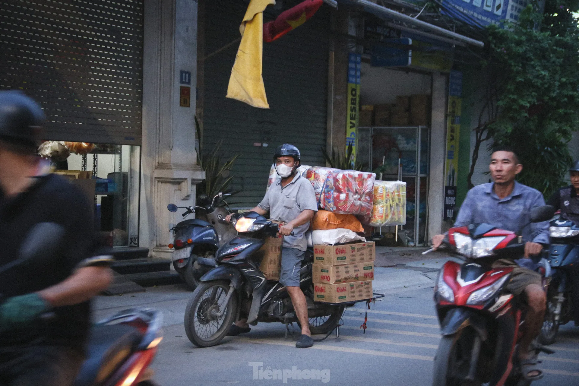 Né kiểm tra bằng chiêu bán kín, thủ phủ bánh kẹo La Phù ảm đạm chưa từng có ảnh 7