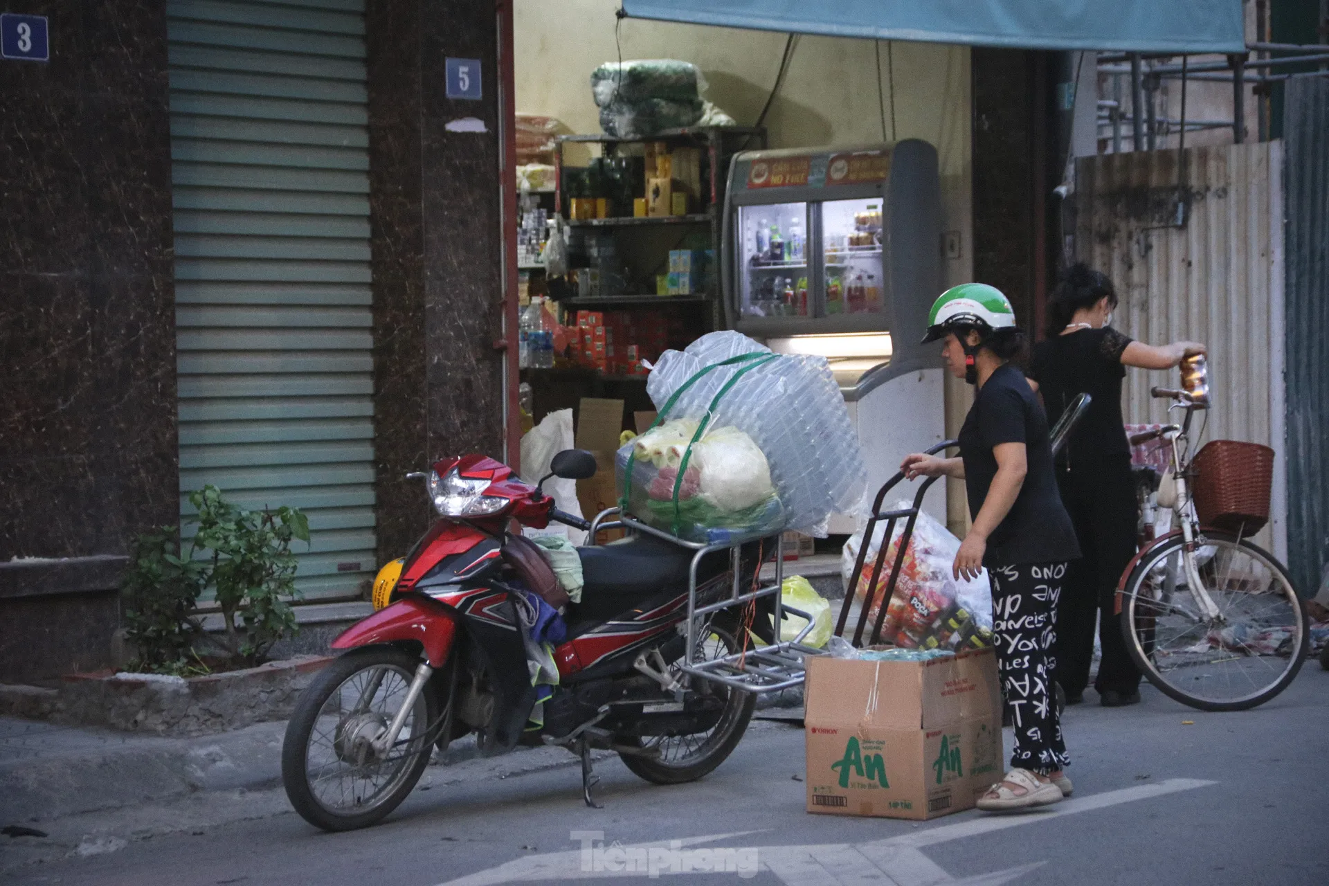 Né kiểm tra bằng chiêu bán kín, thủ phủ bánh kẹo La Phù ảm đạm chưa từng có ảnh 6