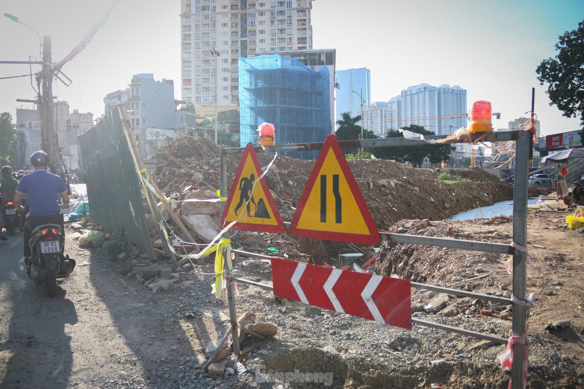 Con đường 'đắt nhất hành tinh' ở Hà Nội tiếp tục lỡ hẹn giải phóng mặt bằng- Ảnh 5. Con đường 'đắt nhất hành tinh' ở Hà Nội tiếp tục lỡ hẹn giải phóng mặt bằng- Ảnh 5.