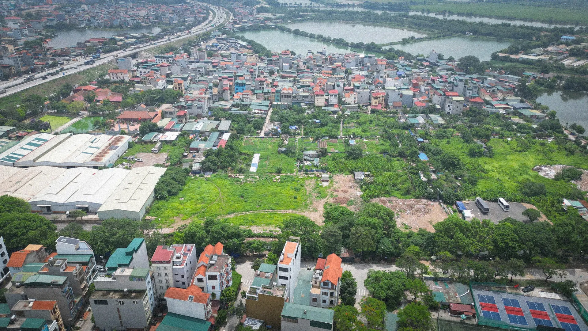 Bên trong chợ đầu mối thủy sản lớn nhất Thủ đô: Xuống cấp, chật chội, nhếch nhác ảnh 11
