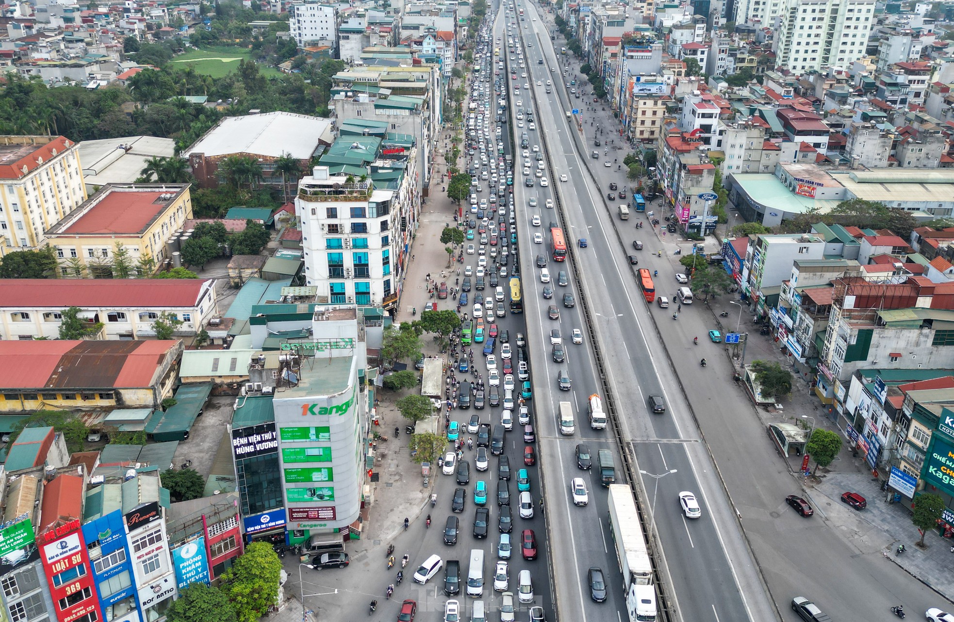 Kết thúc kỳ nghỉ Tết, phương tiện 'rồng rắn' nối đuôi nhau quay lại Thủ đô ảnh 15