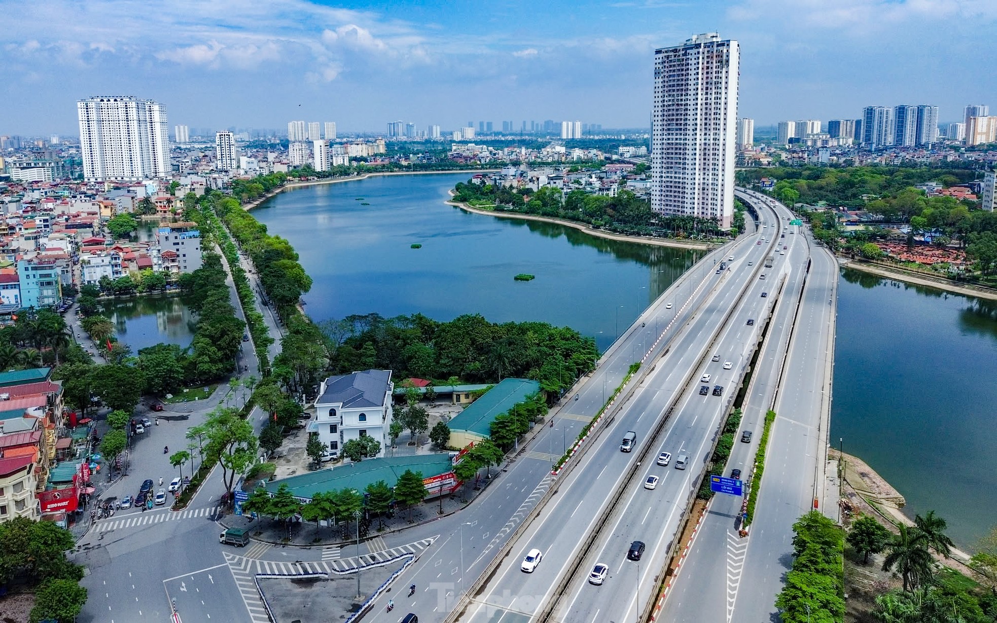 Đường phố Hà Nội thông thoáng trong ngày thứ 2 kỳ nghỉ lễ ảnh 7