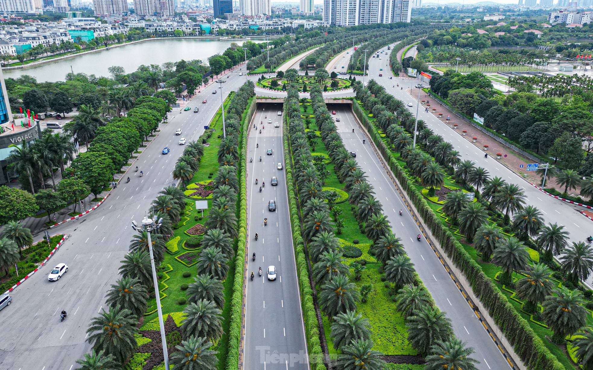 Đường phố Hà Nội thông thoáng trong ngày thứ 2 kỳ nghỉ lễ ảnh 4