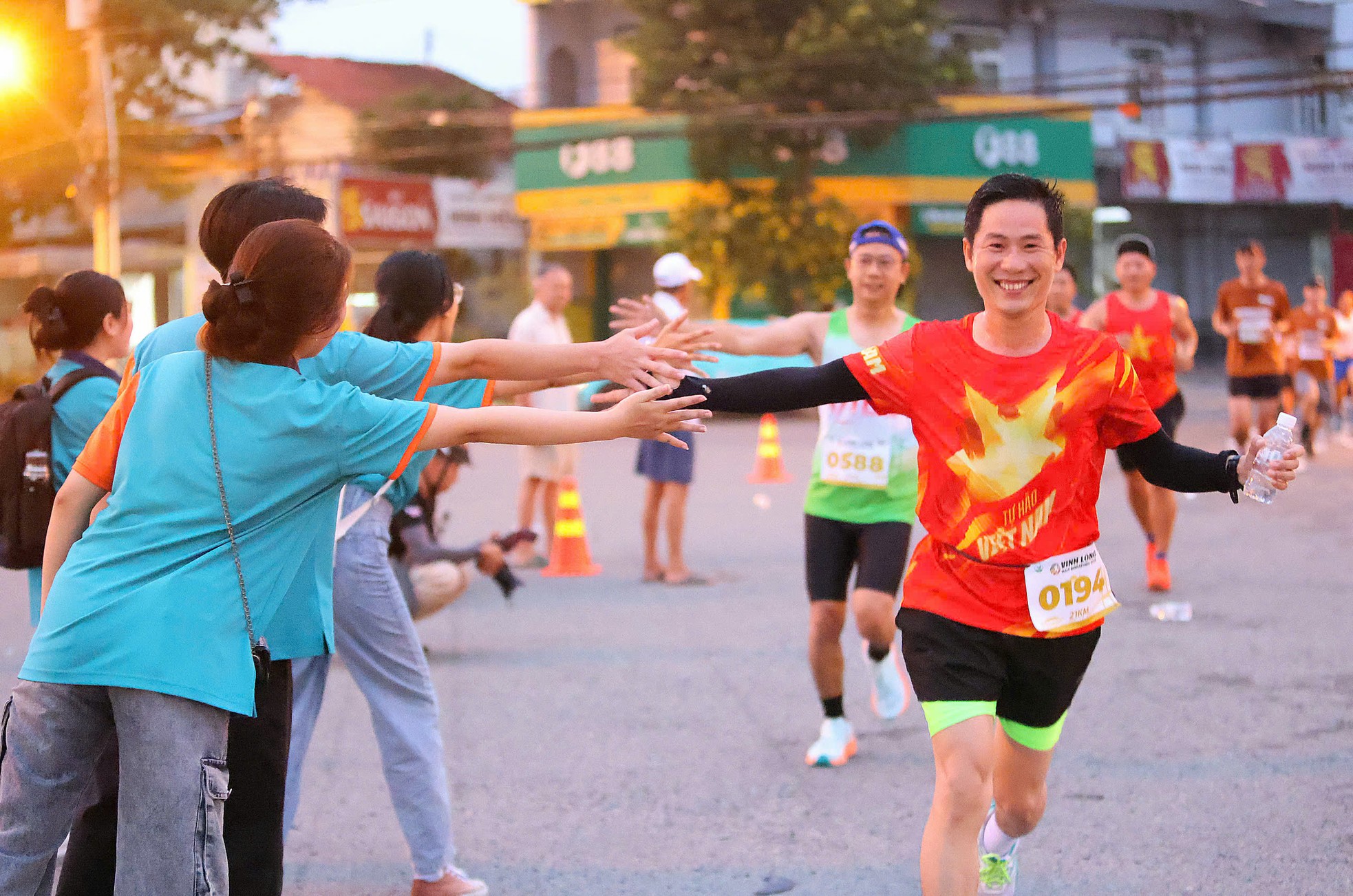 Những hình ảnh tự hào tại giải bán Marathon Vĩnh Long - Hành trình trái tim Mekong ảnh 12