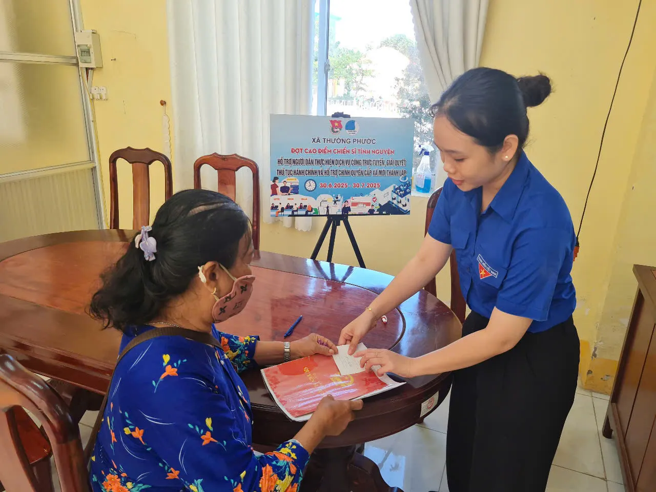 ‘Đi từng ngõ, gõ từng nhà’ hỗ trợ người dân vùng biên ảnh 3