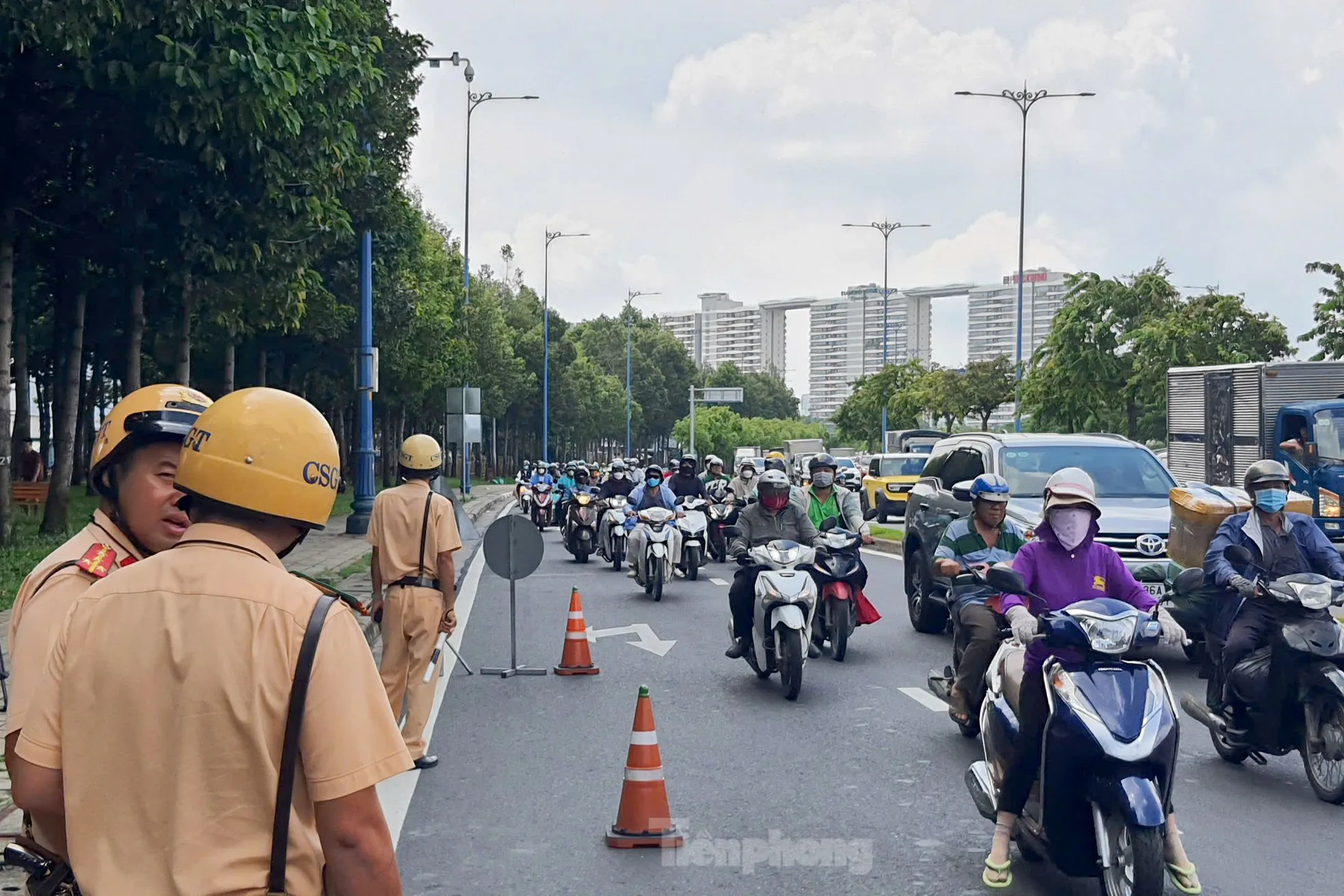 Xử phạt hàng loạt tài xế chạy quá tốc độ trên đại lộ ở TPHCM ảnh 1