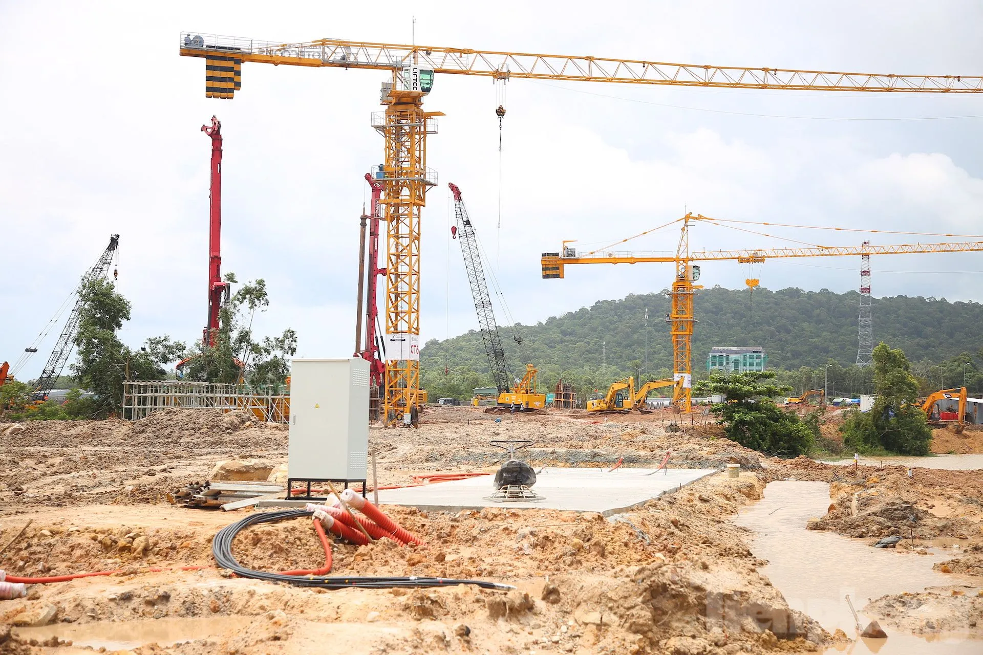 Cận cảnh 'đại công trường' phục vụ APEC 2027 ở Phú Quốc ảnh 4