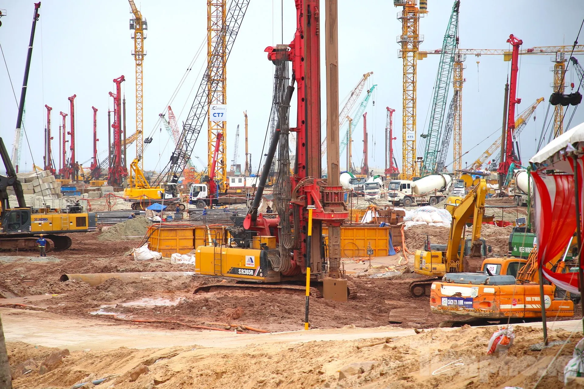 Cận cảnh 'đại công trường' phục vụ APEC 2027 ở Phú Quốc ảnh 6