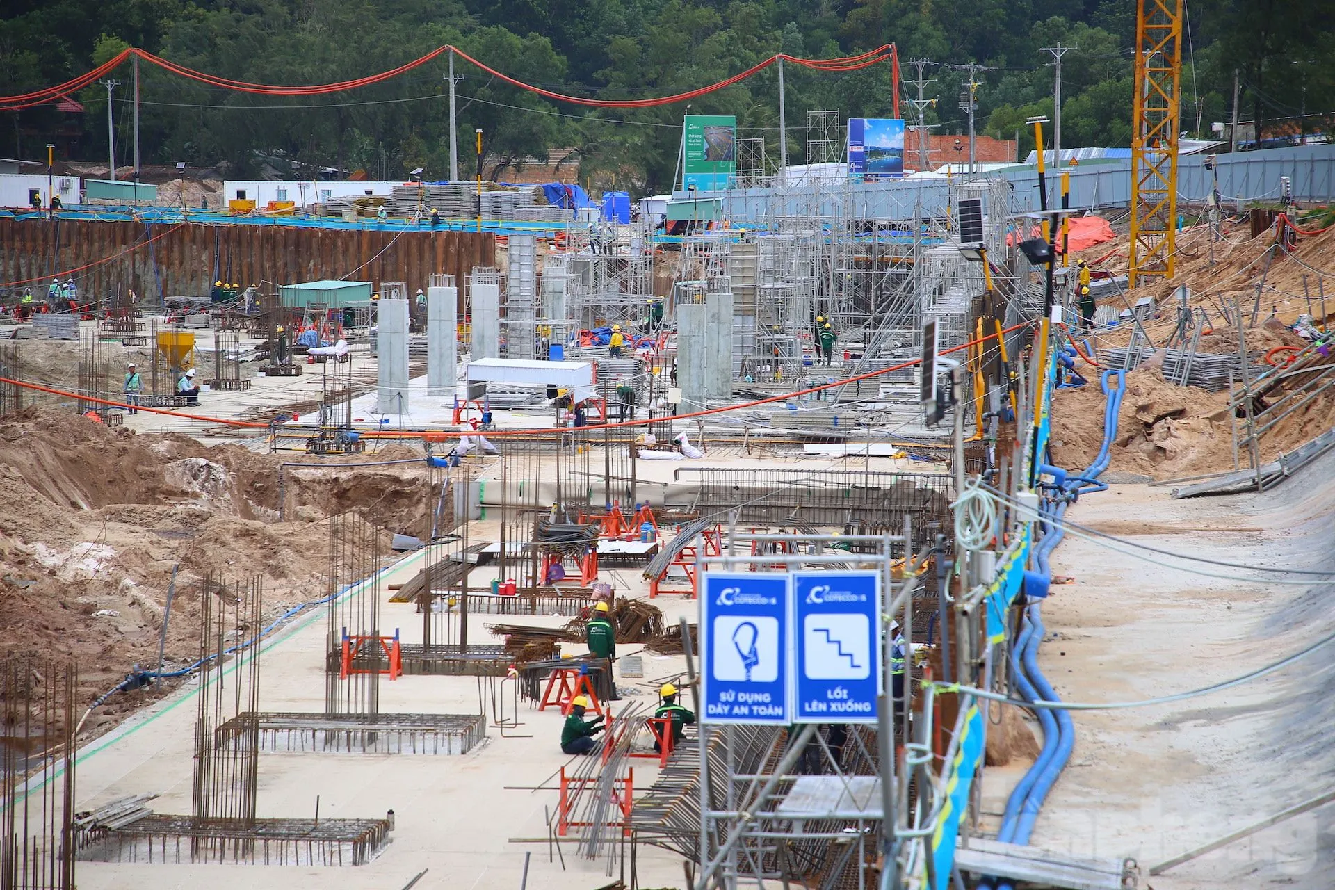 Cận cảnh 'đại công trường' phục vụ APEC 2027 ở Phú Quốc ảnh 8