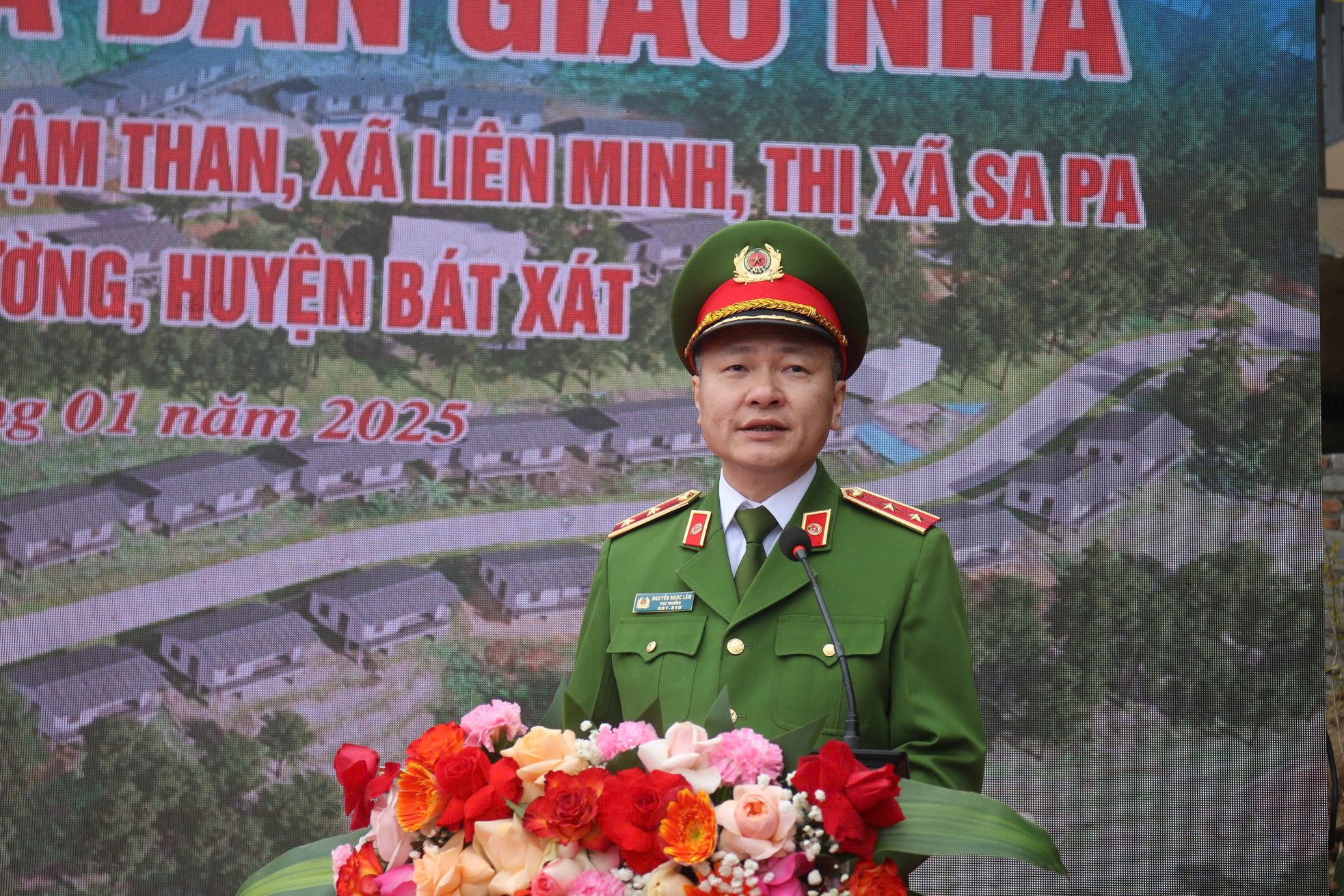 Mô hình công an hai cấp nhìn từ thực tiễn ở Lào Cai: Gần dân, chăm chút cho từng mái ấm của nhân dân ảnh 7