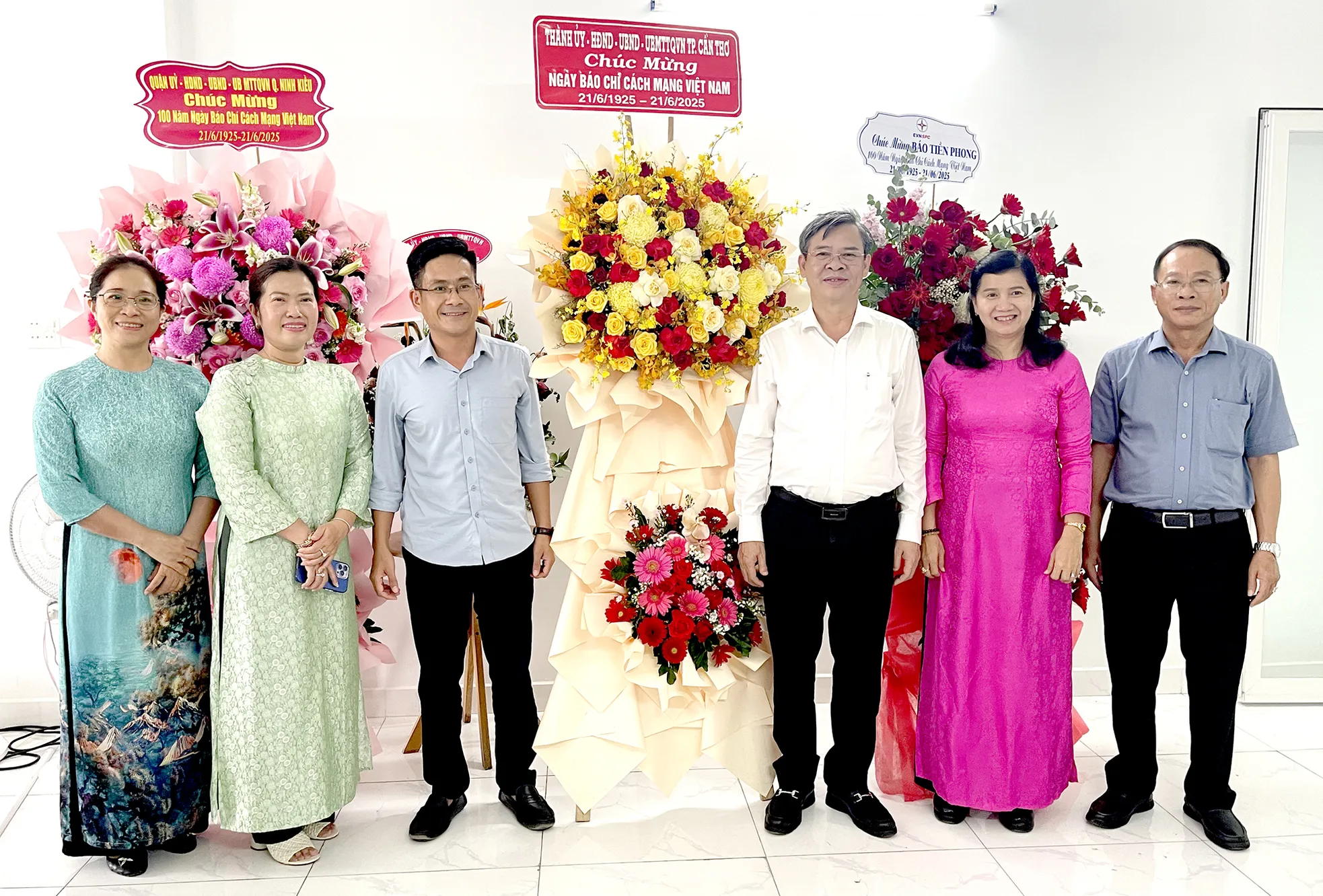 Chủ tịch UBND TP. Cần Thơ: Có những phản ánh của báo Tiền Phong được đưa vào chỉ đạo của Thành phố ảnh 1