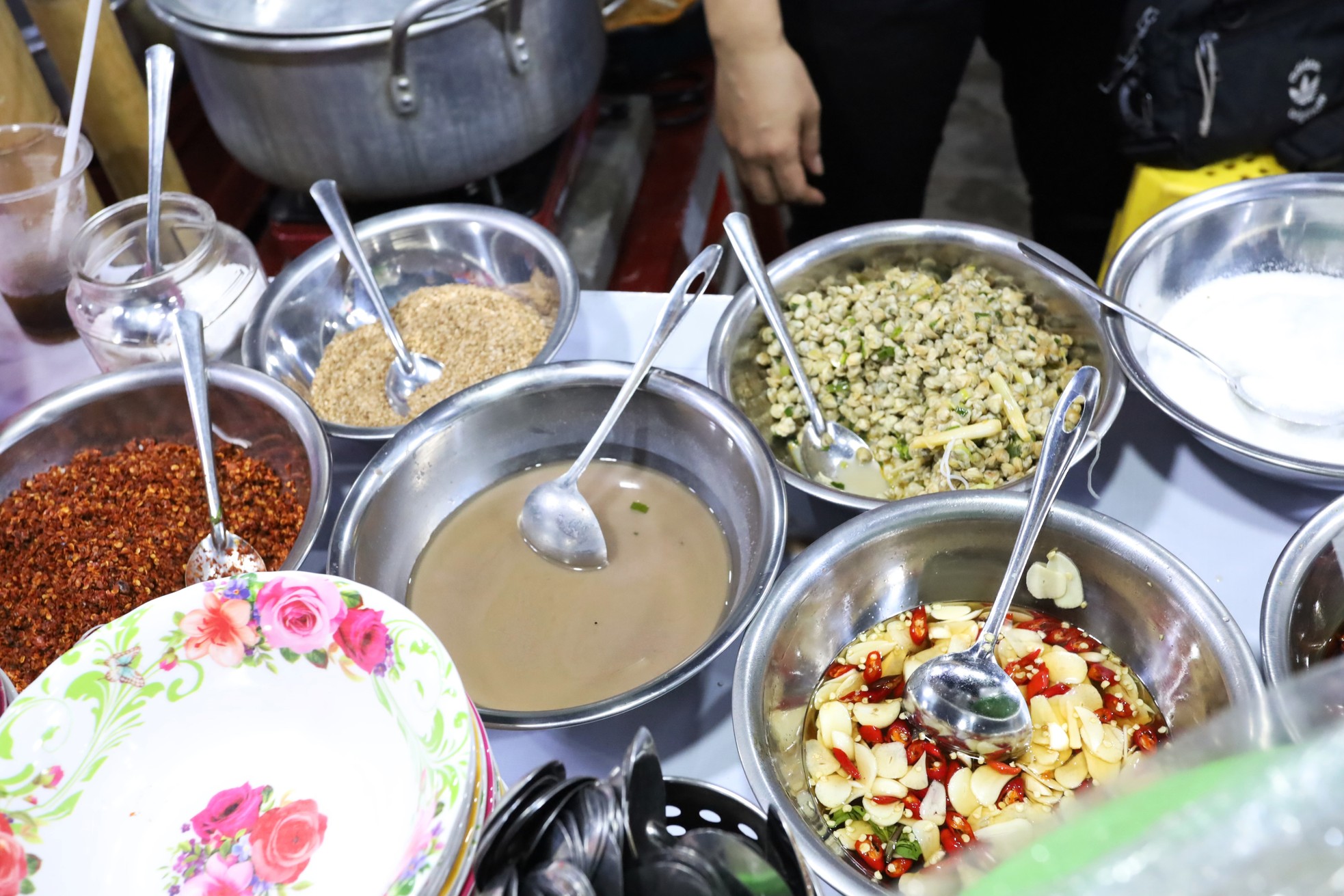 Ngập tràn đặc sản ngon bổ rẻ ở ‘kinh đô ẩm thực’ ảnh 16