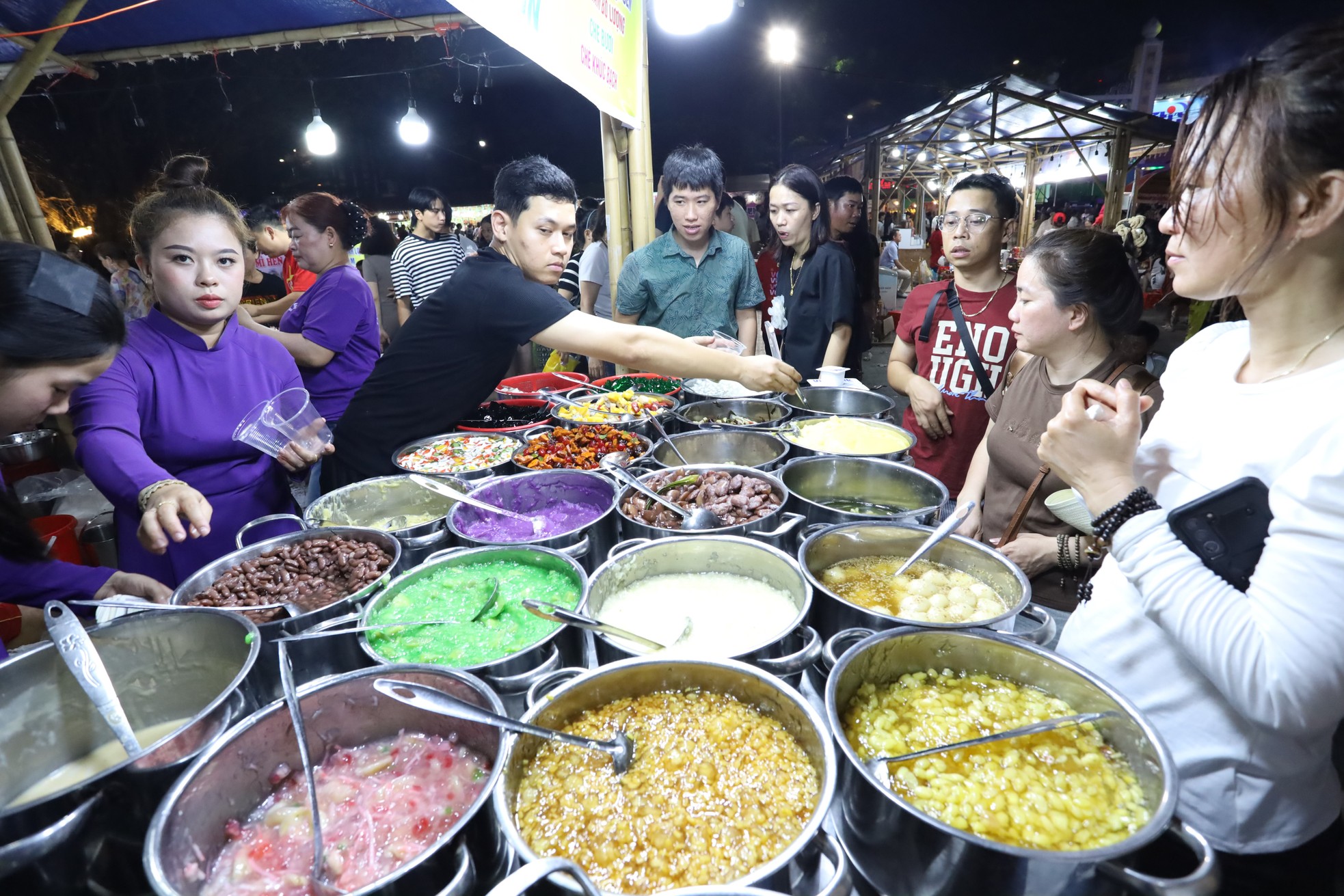 Ngập tràn đặc sản ngon bổ rẻ ở ‘kinh đô ẩm thực’ ảnh 17