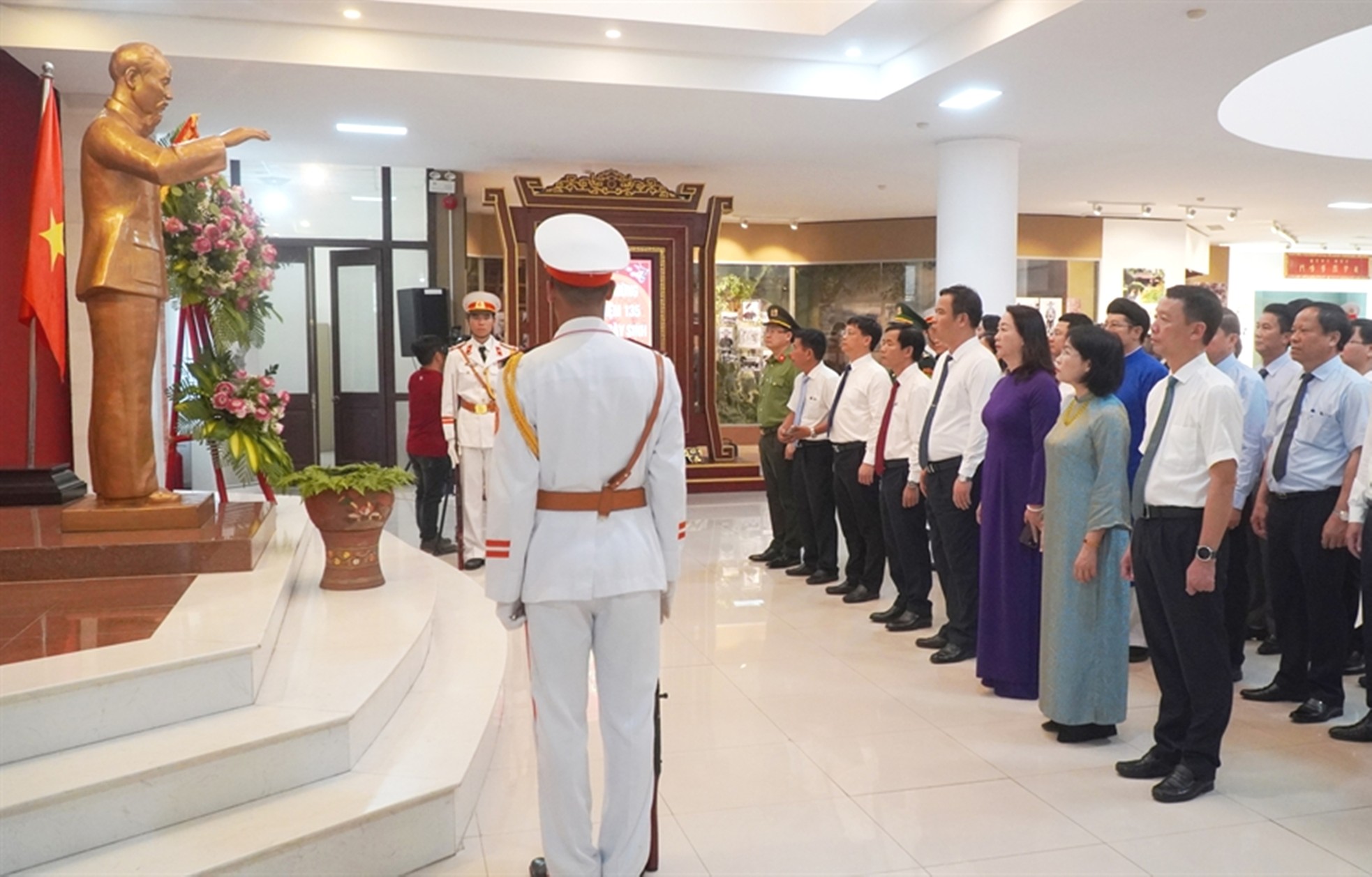 Về Huế, thăm những di tích đặc biệt ghi dấu ấn của Người ảnh 1