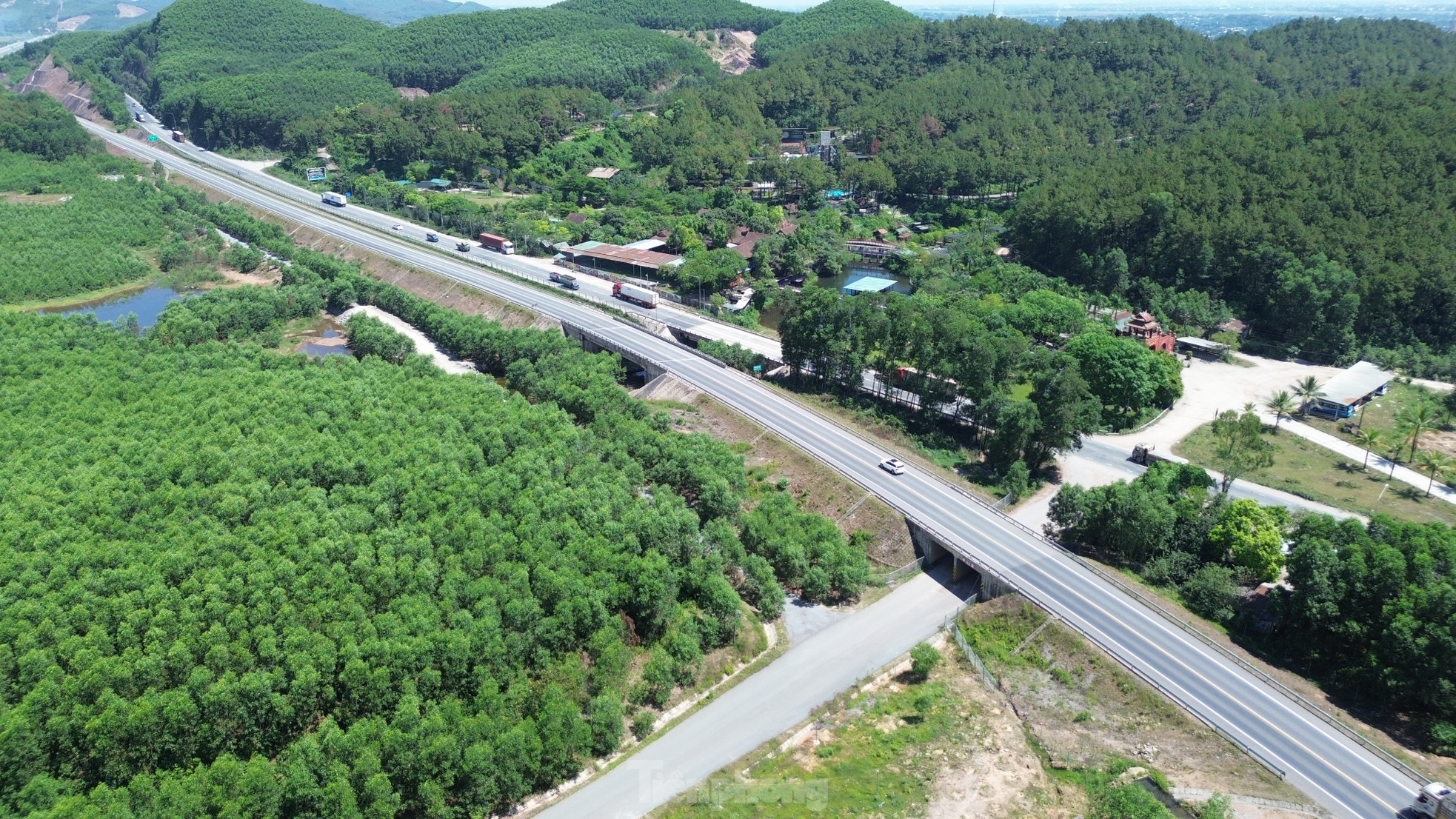 Tuyến cao tốc Cam Lộ - La Sơn giai đoạn 2 sắp mở rộng có gì đặc biệt? ảnh 6