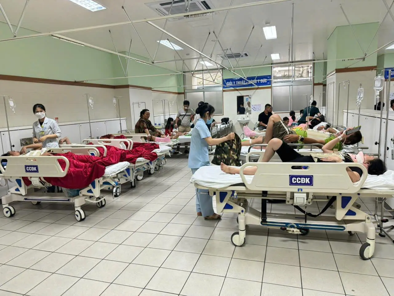 Cập nhật vụ va chạm giữa ô tô khách và xe tải: 27 người nhập viện ảnh 3