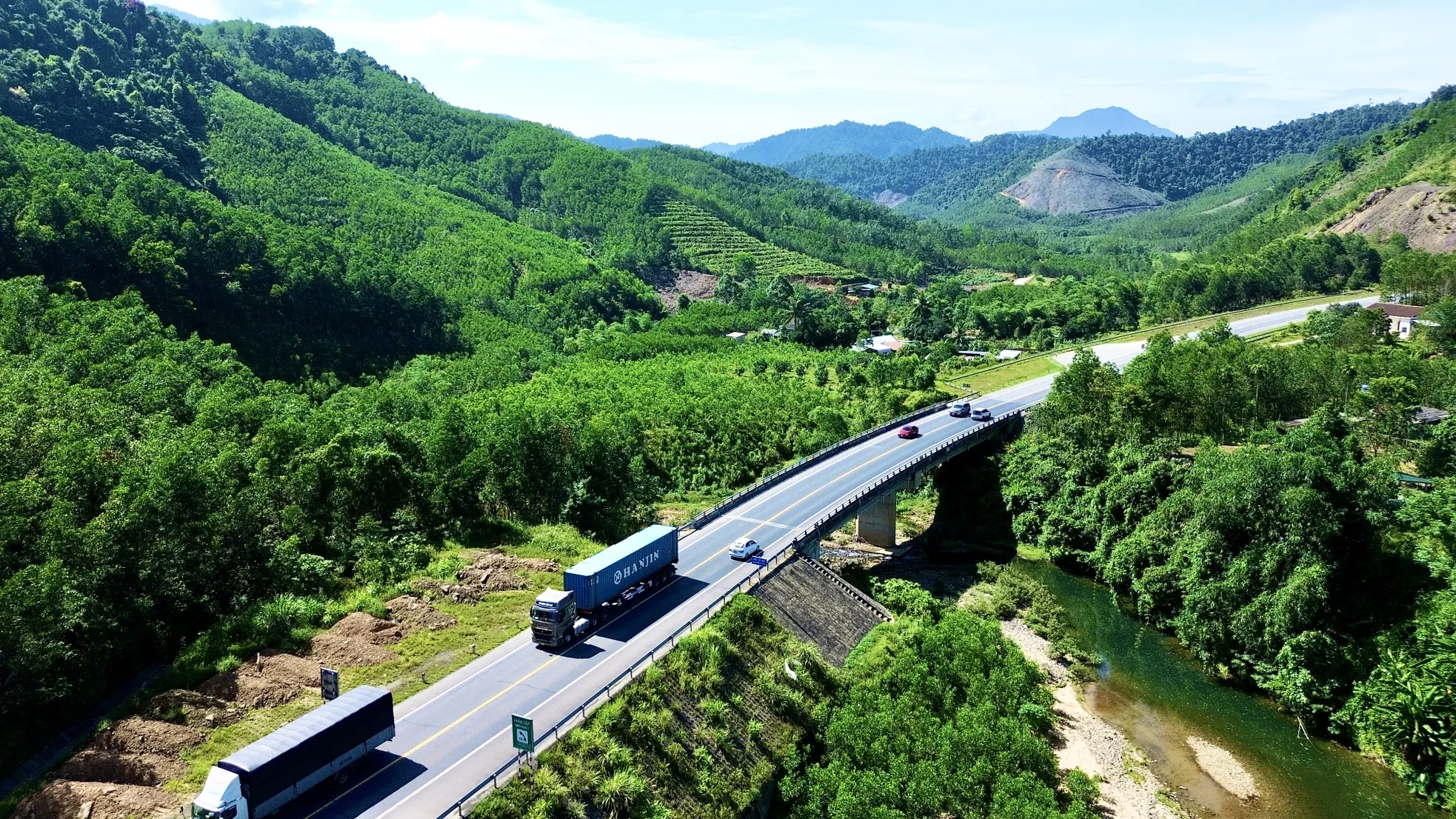 Ngắm tuyến cao tốc vừa khởi công mở rộng đi qua khu vườn ‘đặc biệt’ xứ Huế ảnh 10