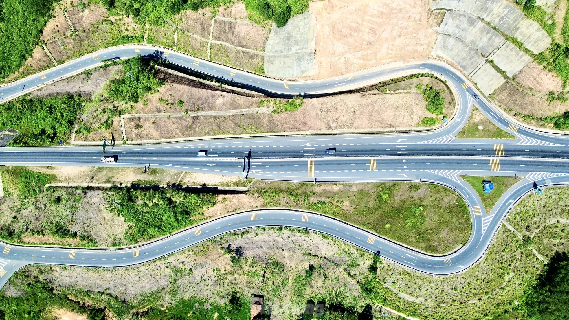 Ngắm tuyến cao tốc vừa khởi công mở rộng đi qua khu vườn ‘đặc biệt’ xứ Huế ảnh 3