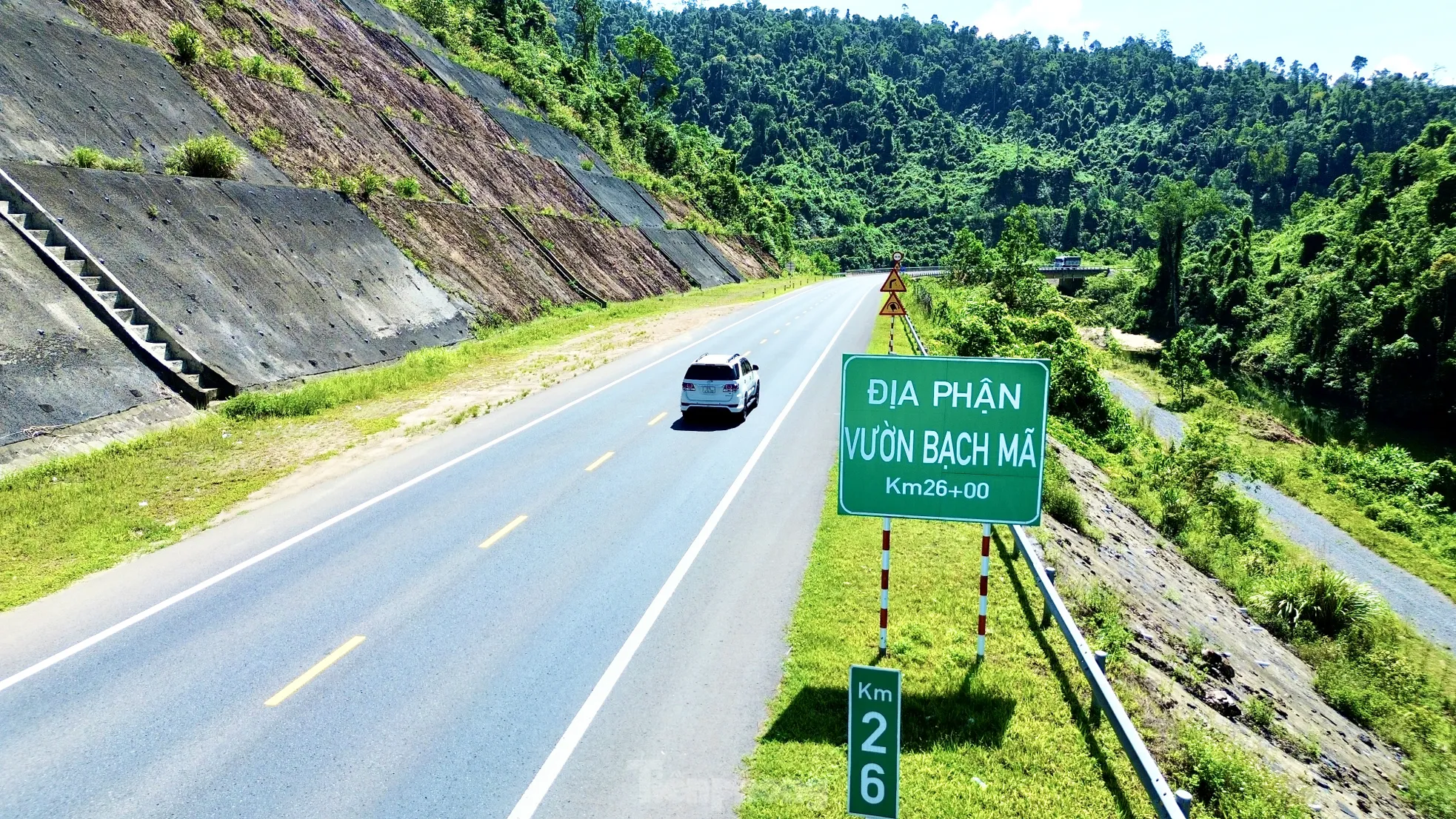 Ngắm tuyến cao tốc vừa khởi công mở rộng đi qua khu vườn ‘đặc biệt’ xứ Huế ảnh 6