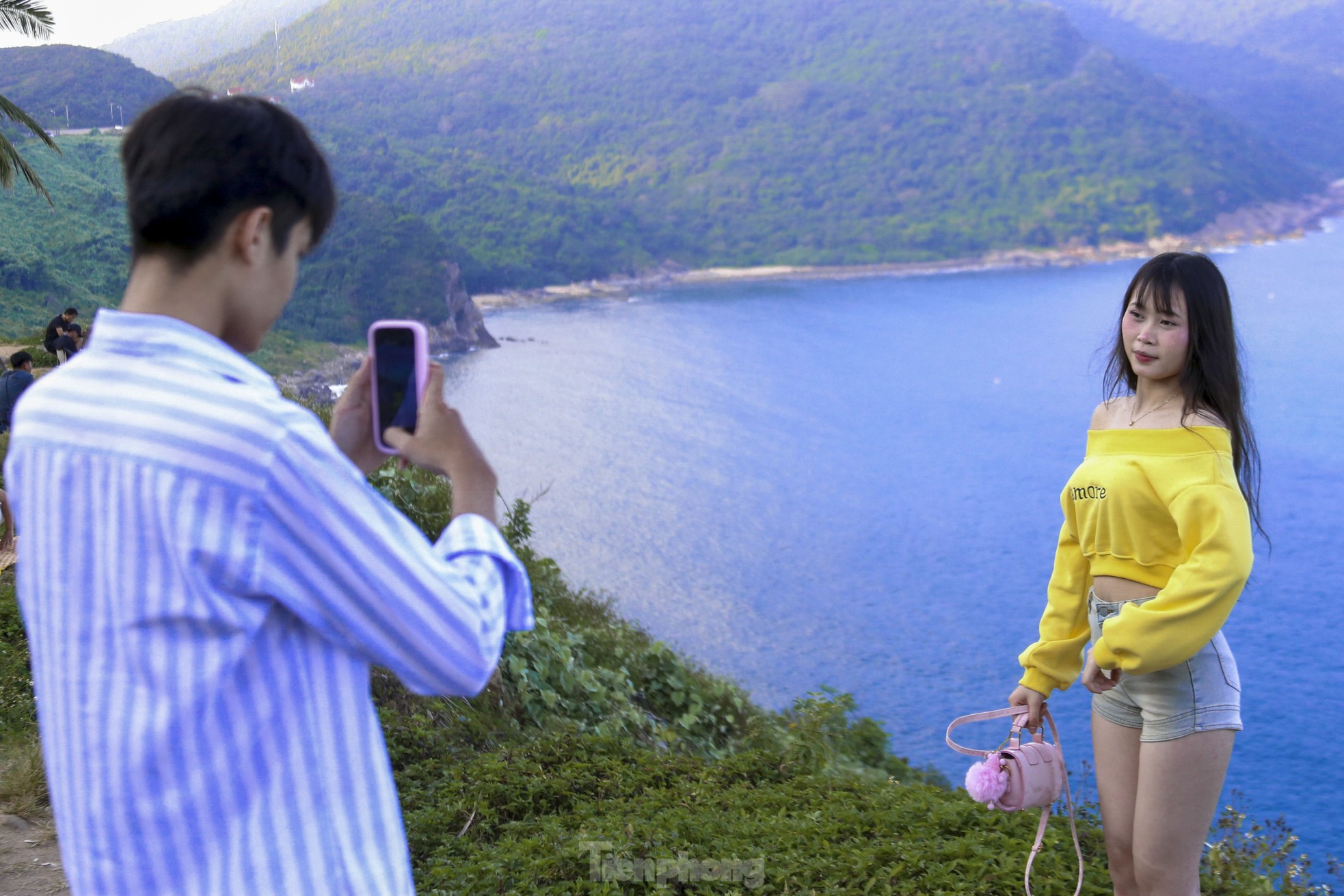 Nghỉ lễ, giới trẻ tìm về chốn bình yên giữa lòng Đà Nẵng ảnh 5