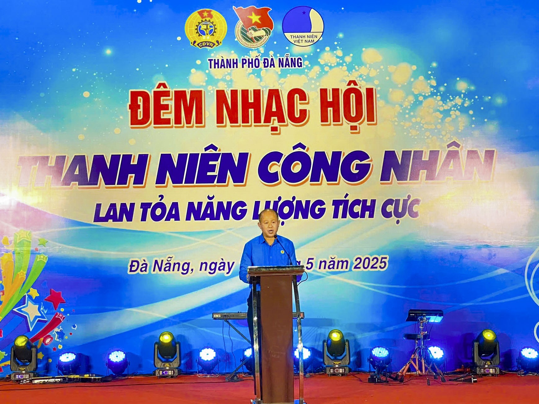 Trao hàng trăm suất quà đến thanh niên công nhân Đà Nẵng ảnh 9