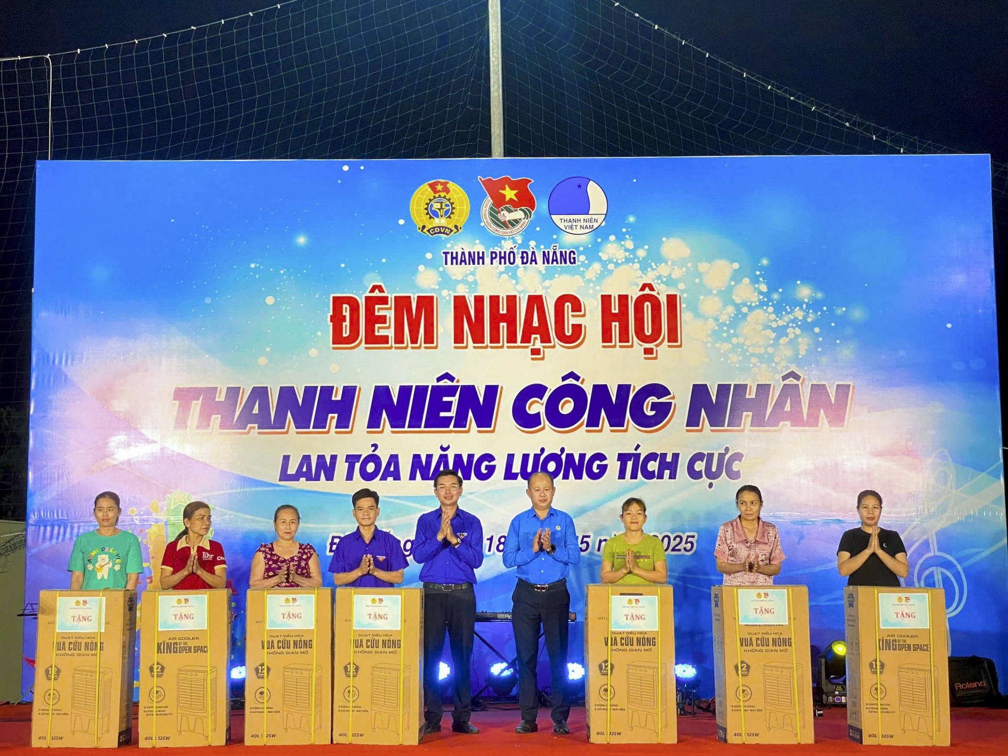 Trao hàng trăm suất quà đến thanh niên công nhân Đà Nẵng ảnh 3