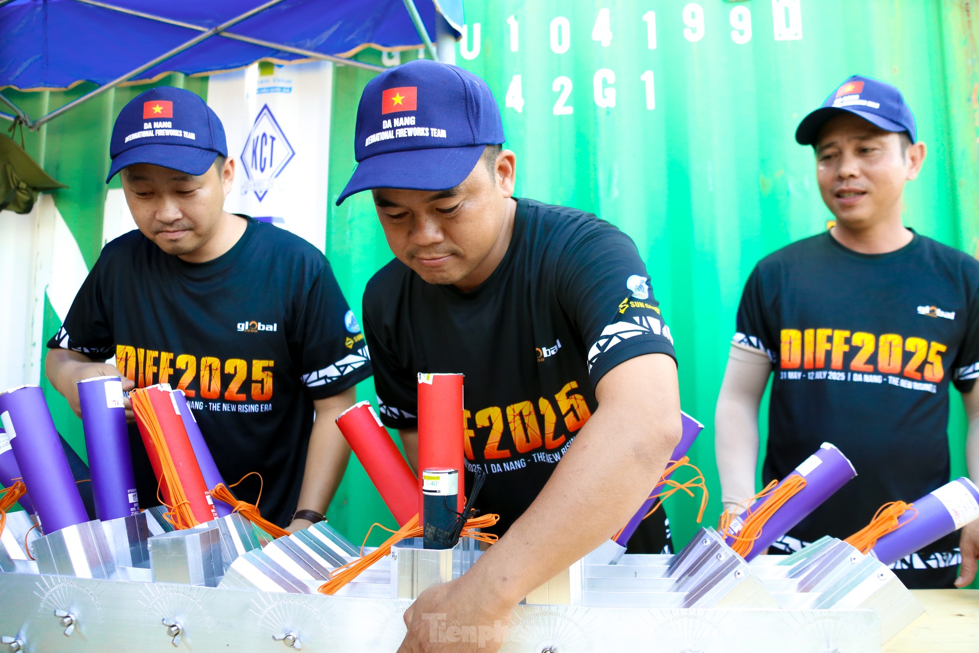‘Đột nhập’ trận địa pháo hoa Đà Nẵng trước ngày khai hỏa ảnh 4