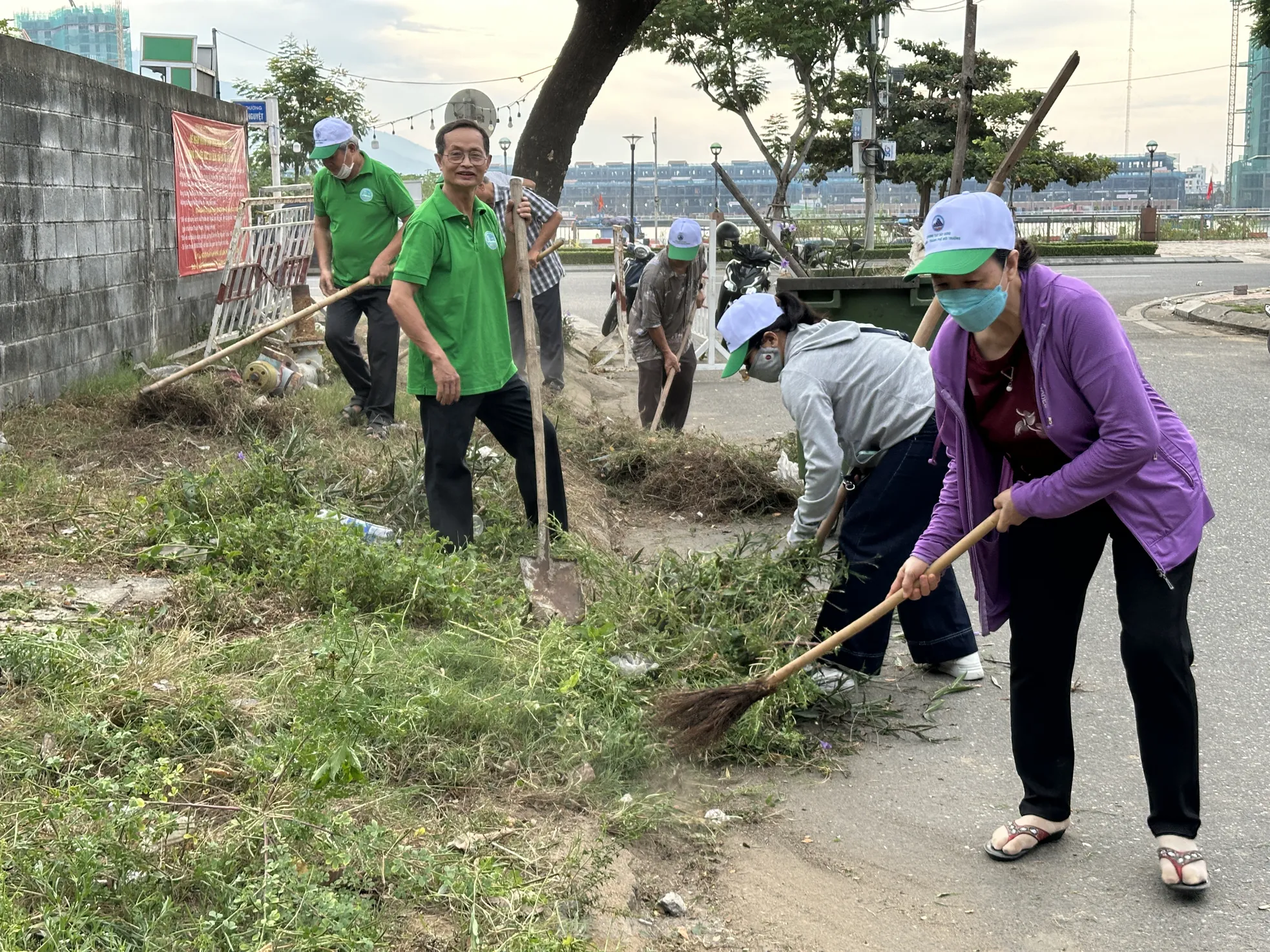 30 phút mỗi sáng chủ nhật làm sạch nơi mình sống ảnh 9