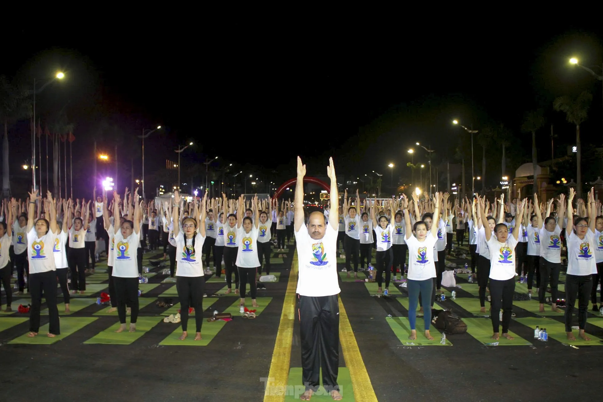 Hơn 1.000 người lan tỏa tinh thần Yoga quốc tế tại Đà Nẵng ảnh 10